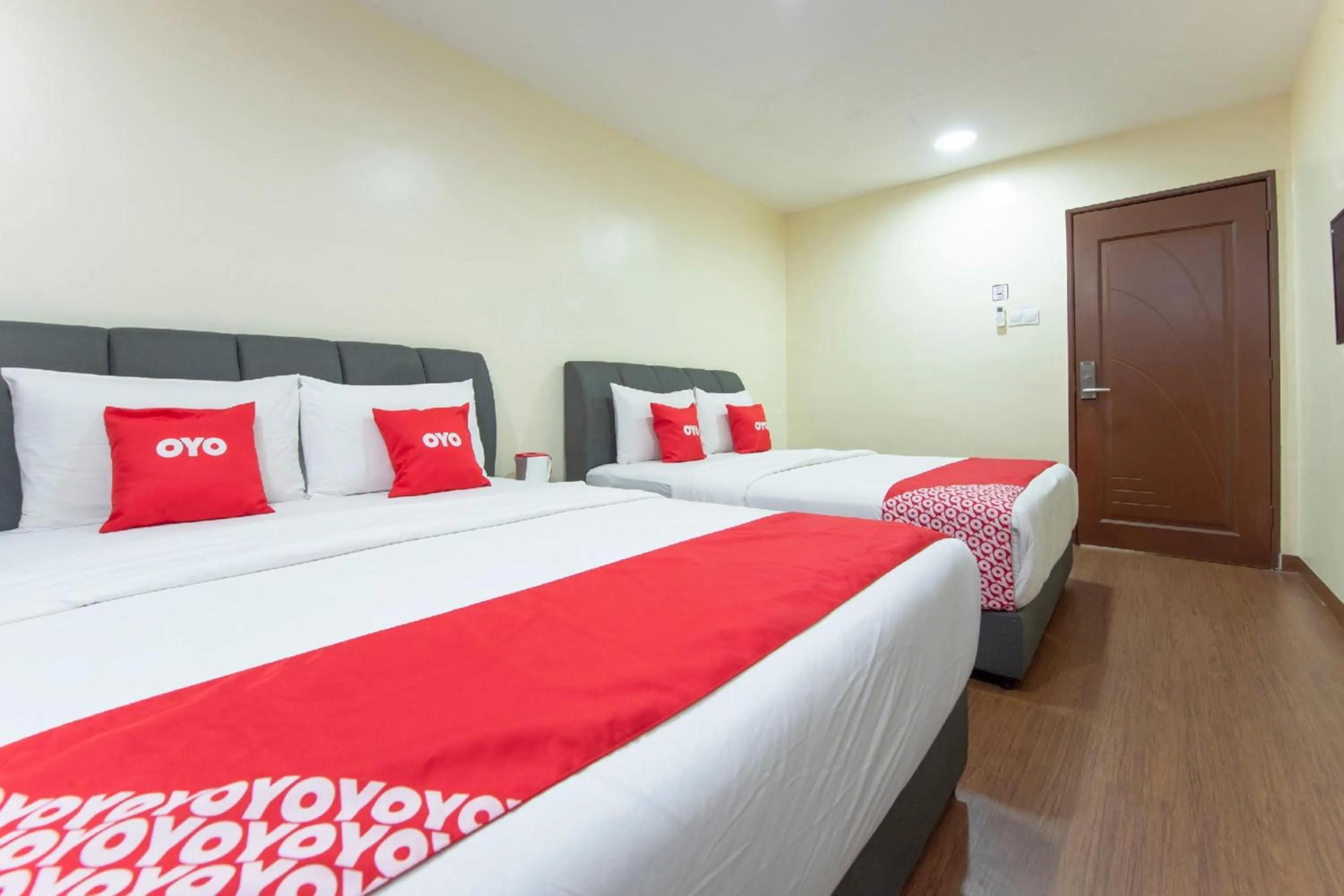 Photo of the whole room, Bed in Hotel O Jasin