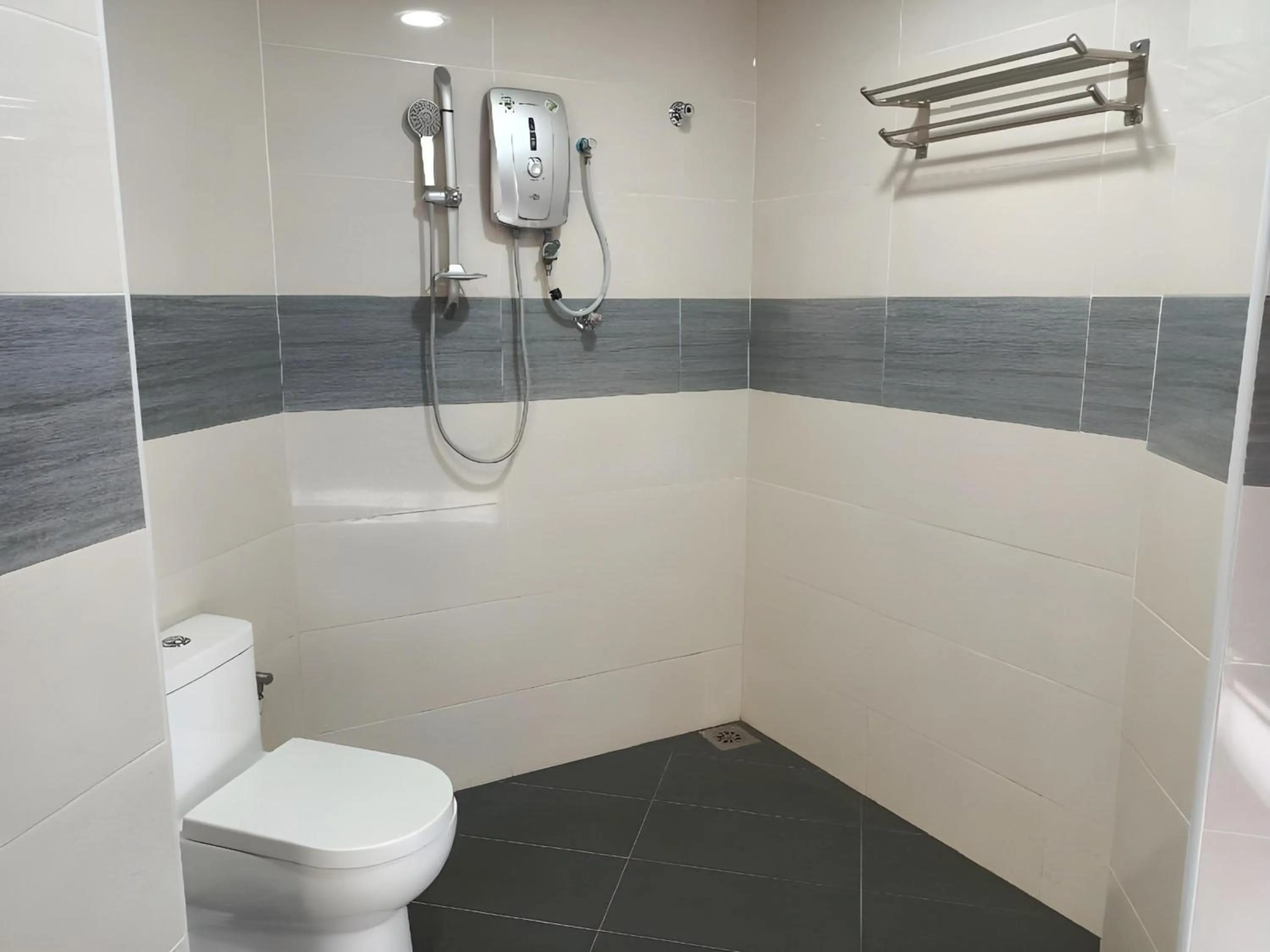 Bathroom in Hotel O Jasin