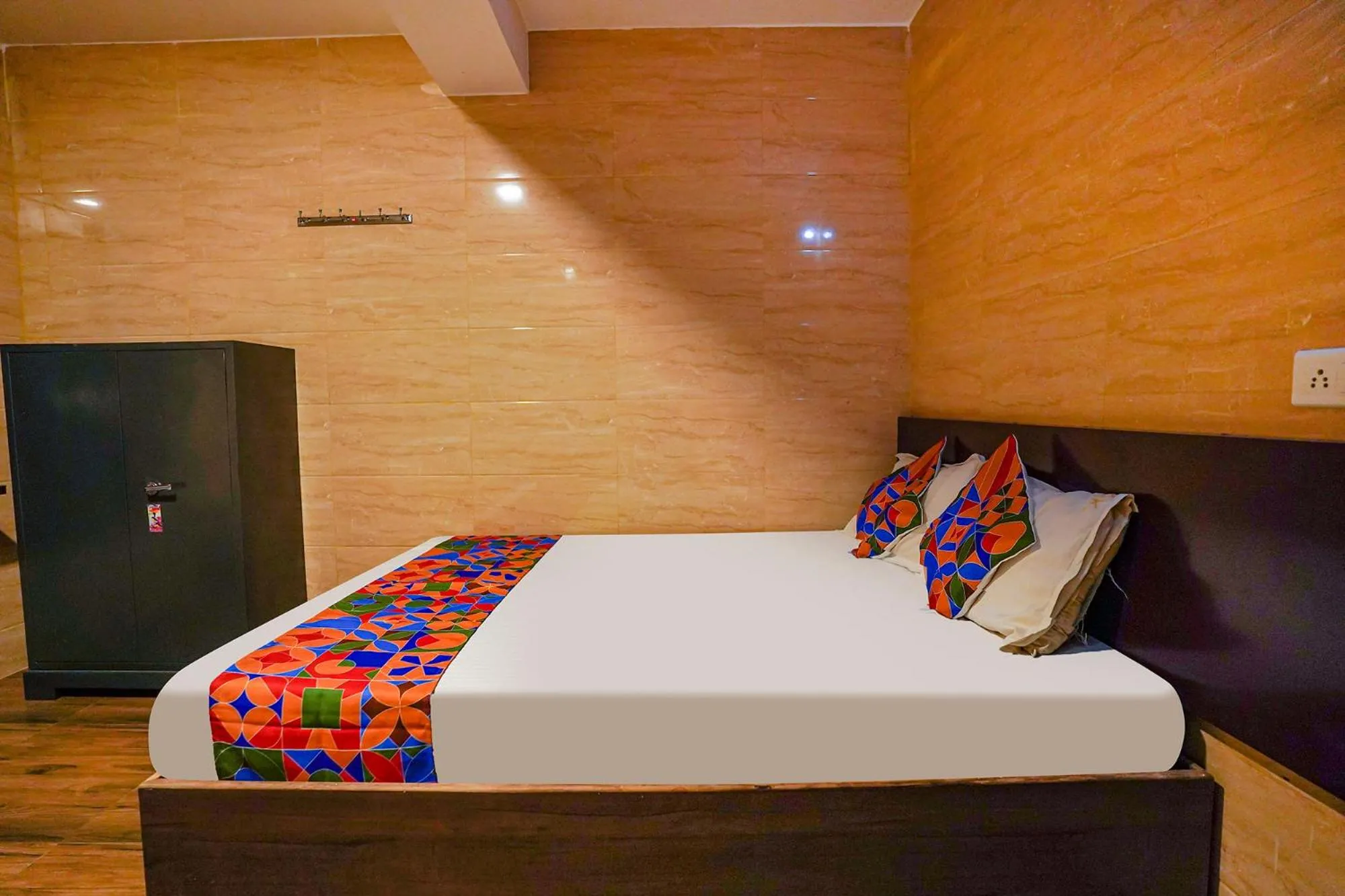 Bedroom, Bed in FabExpress Arunachala Guest House