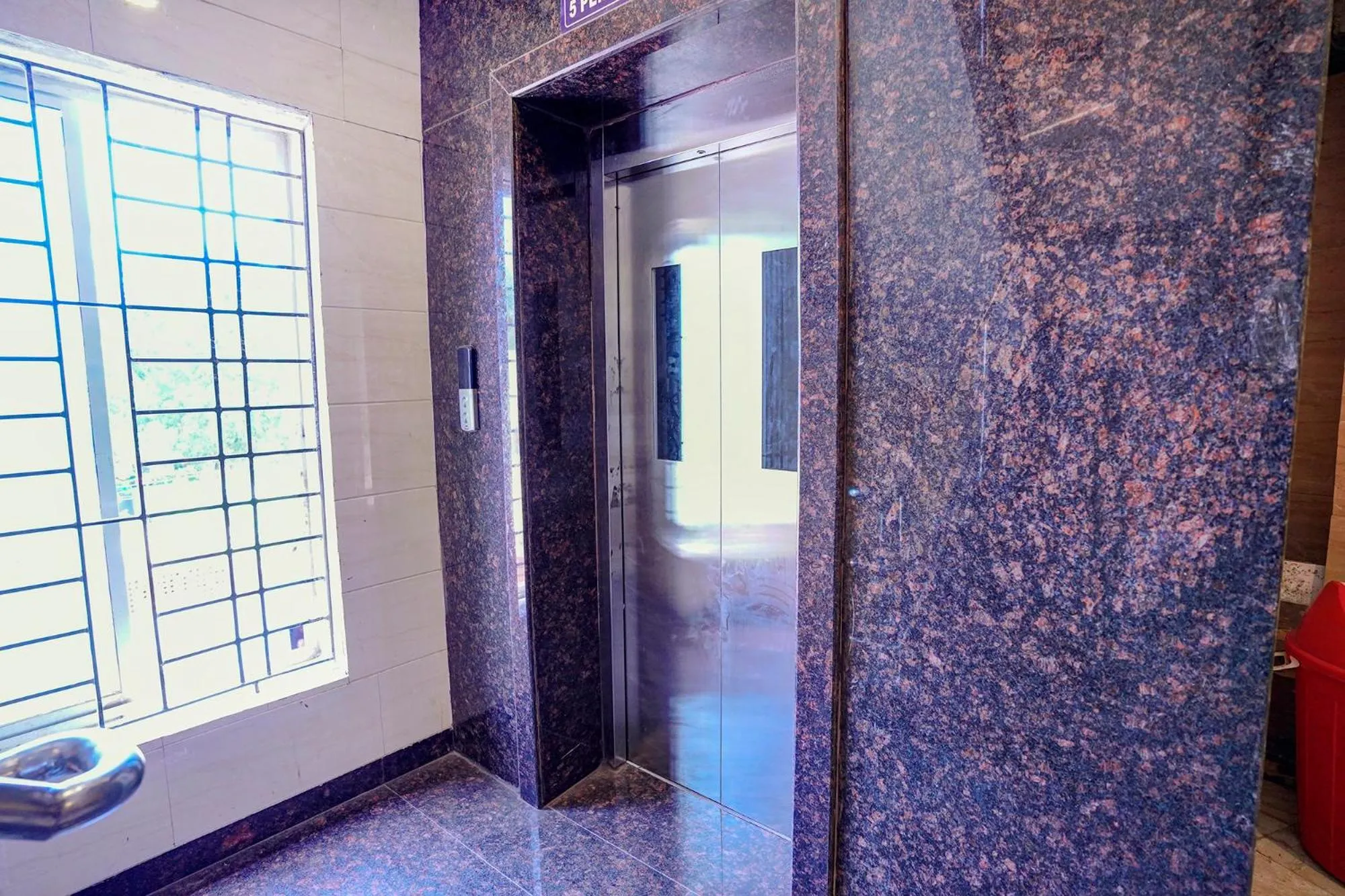 elevator in FabExpress Arunachala Guest House