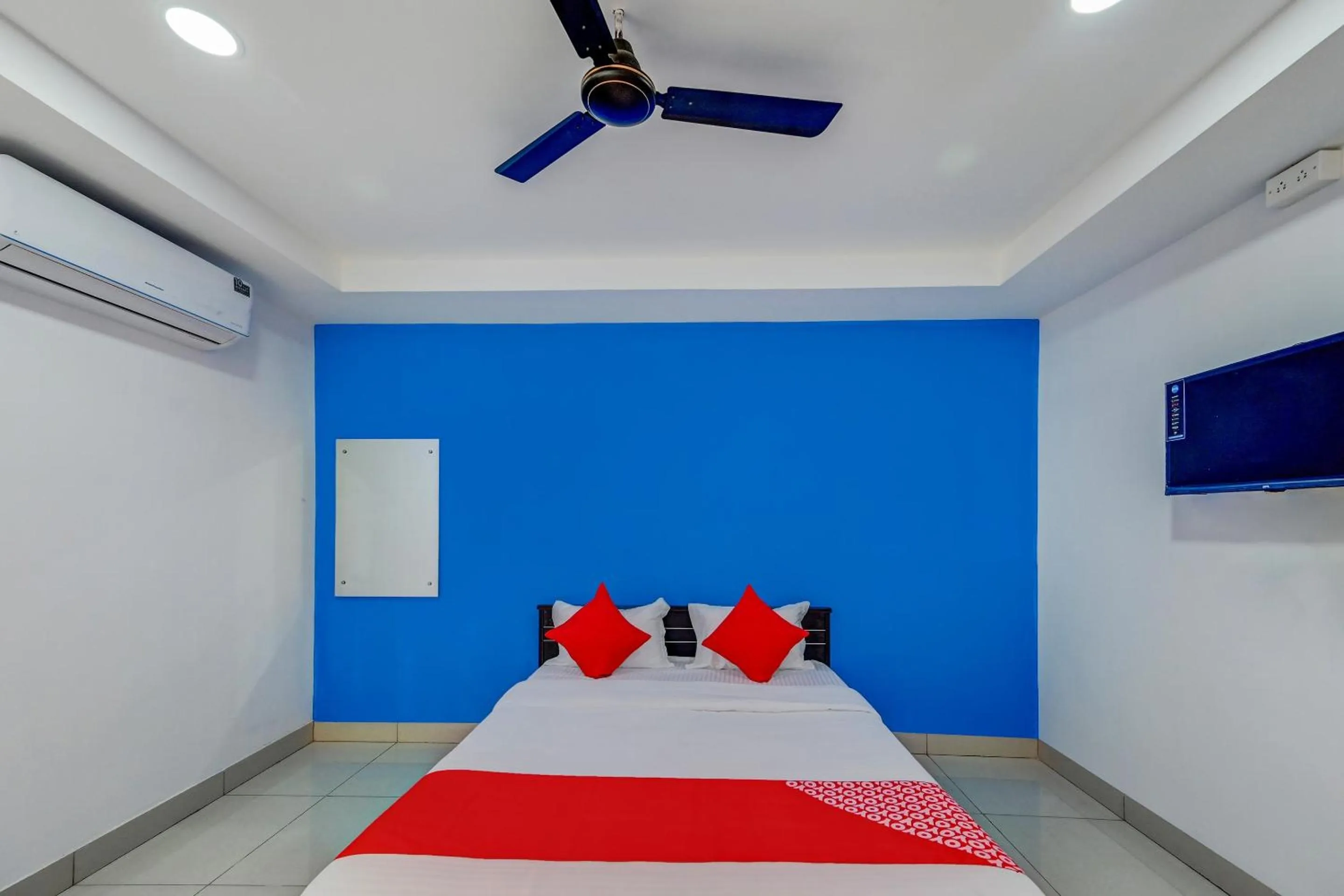 Bedroom, Bed in Hotel O Utrishree