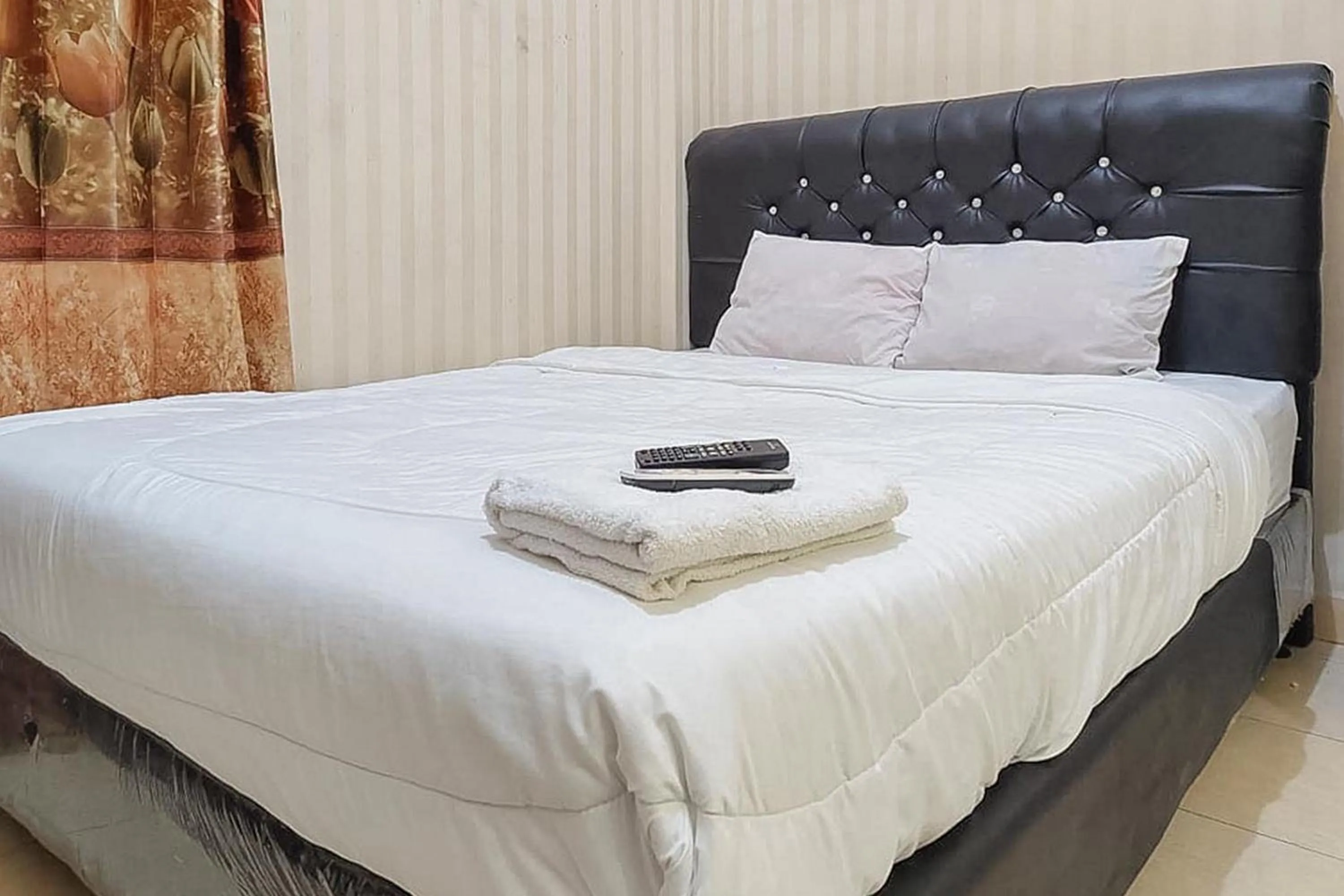 Bed in Icha Homestay near Terminal Purabaya Madiun