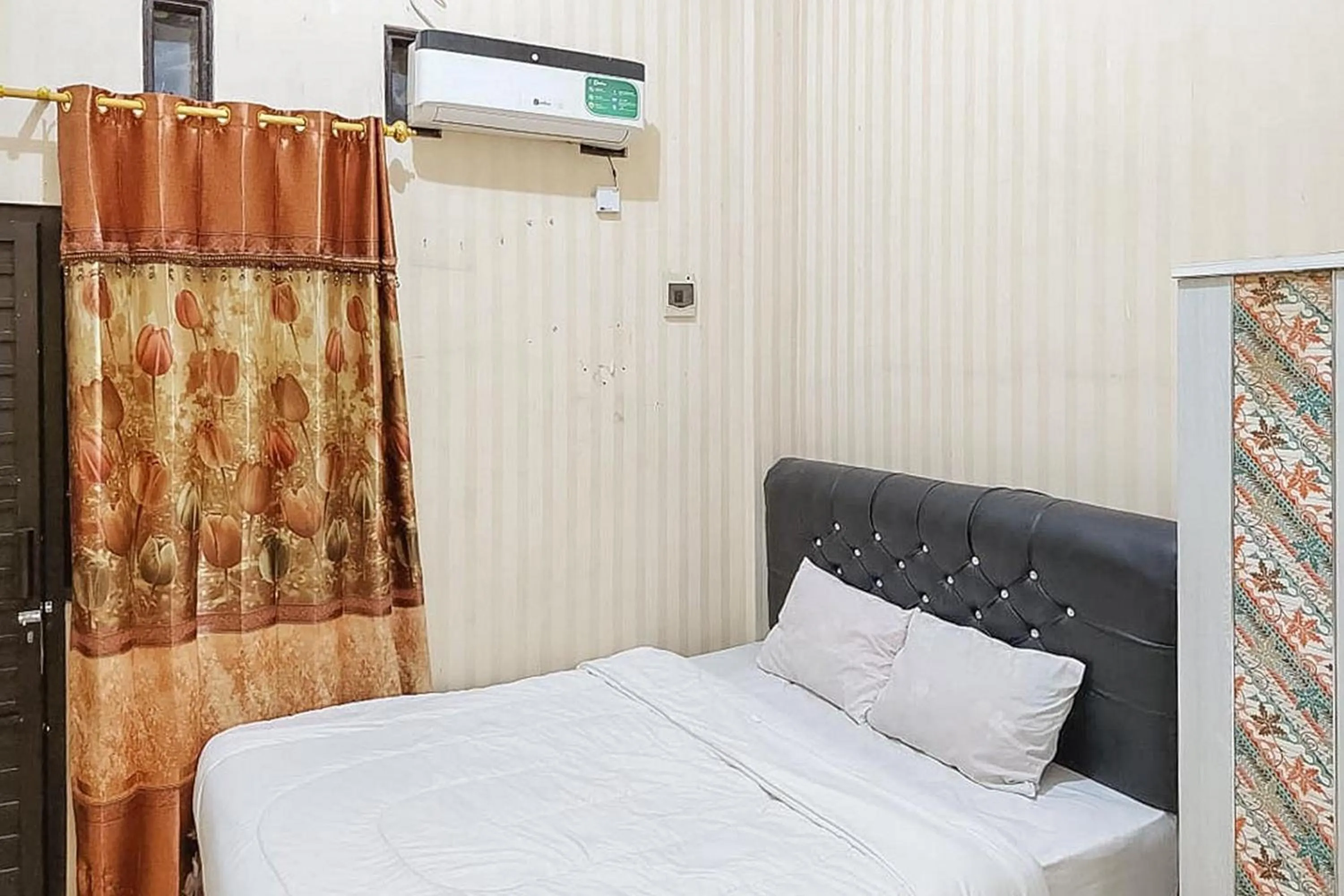 Bed in Icha Homestay near Terminal Purabaya Madiun