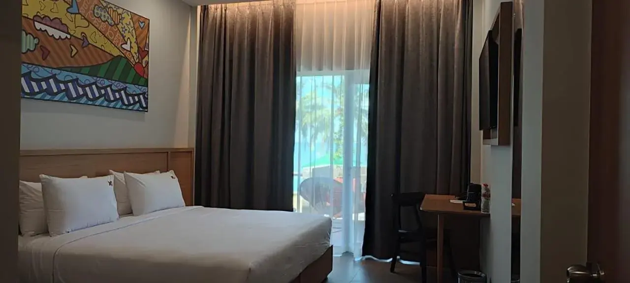 Deluxe Double or Twin Room with Sea View in MaxOneHotels @Anyer Deluxe Double or Twin Room with Sea View in MaxOneHotels @Anyer