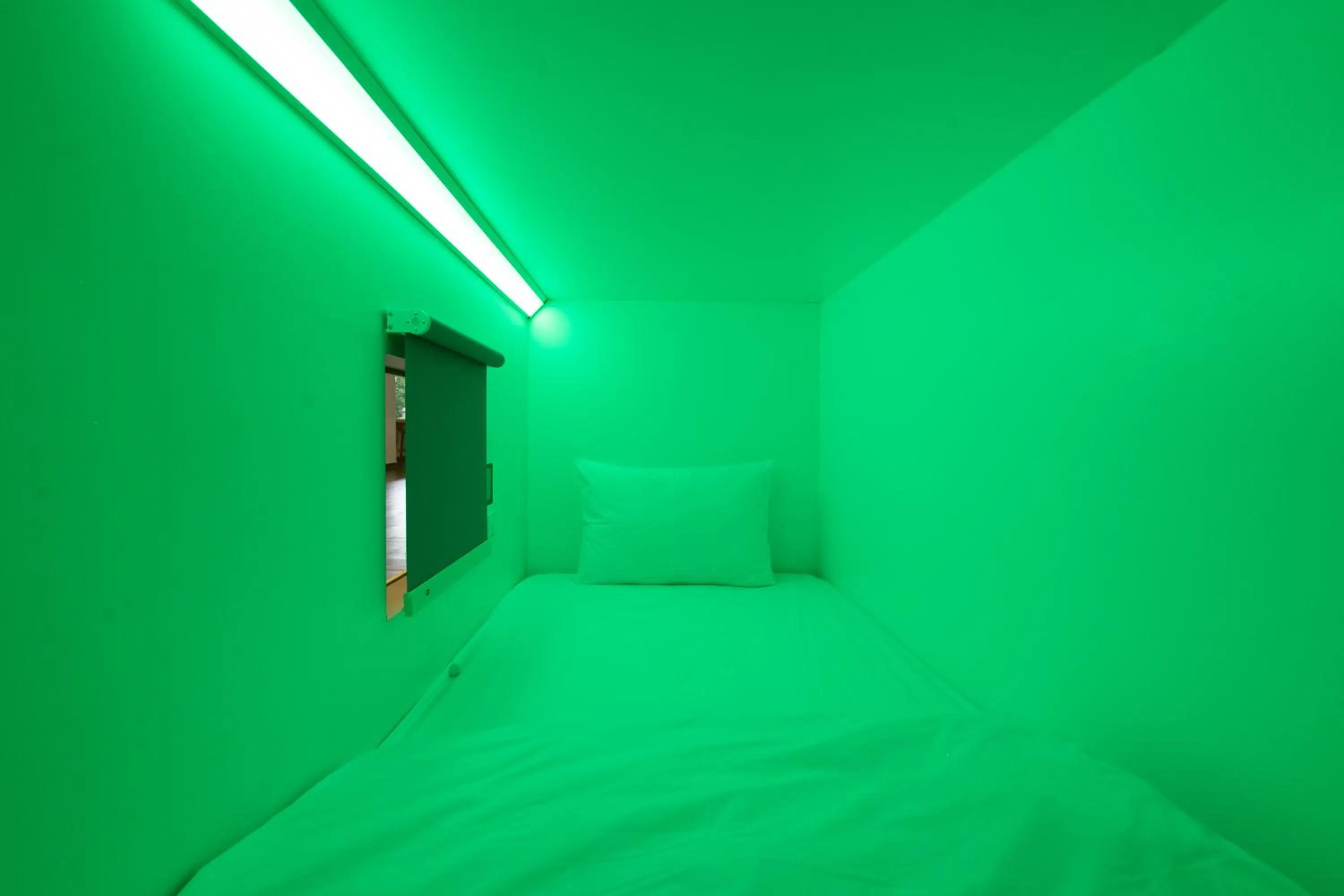 Bed in Bobopod Alun-Alun, Malang