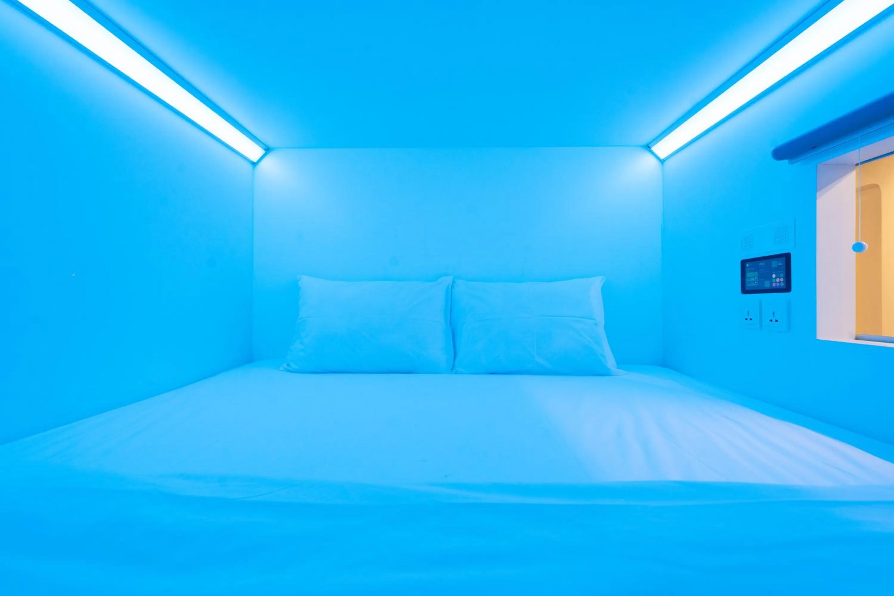 Bed in Bobopod Alun-Alun, Malang