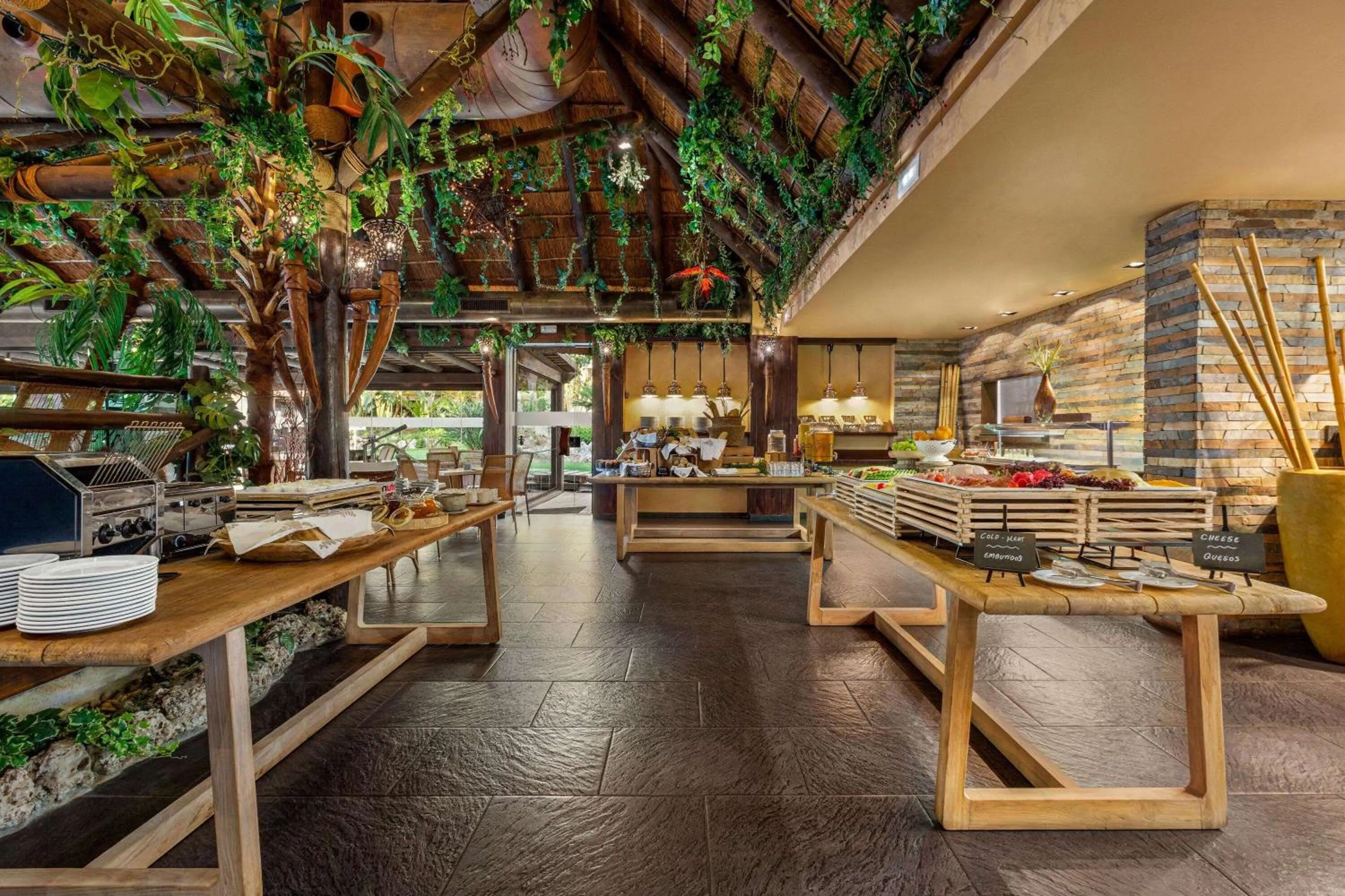 Restaurant/places to eat in Wyndham Grand Costa del Sol