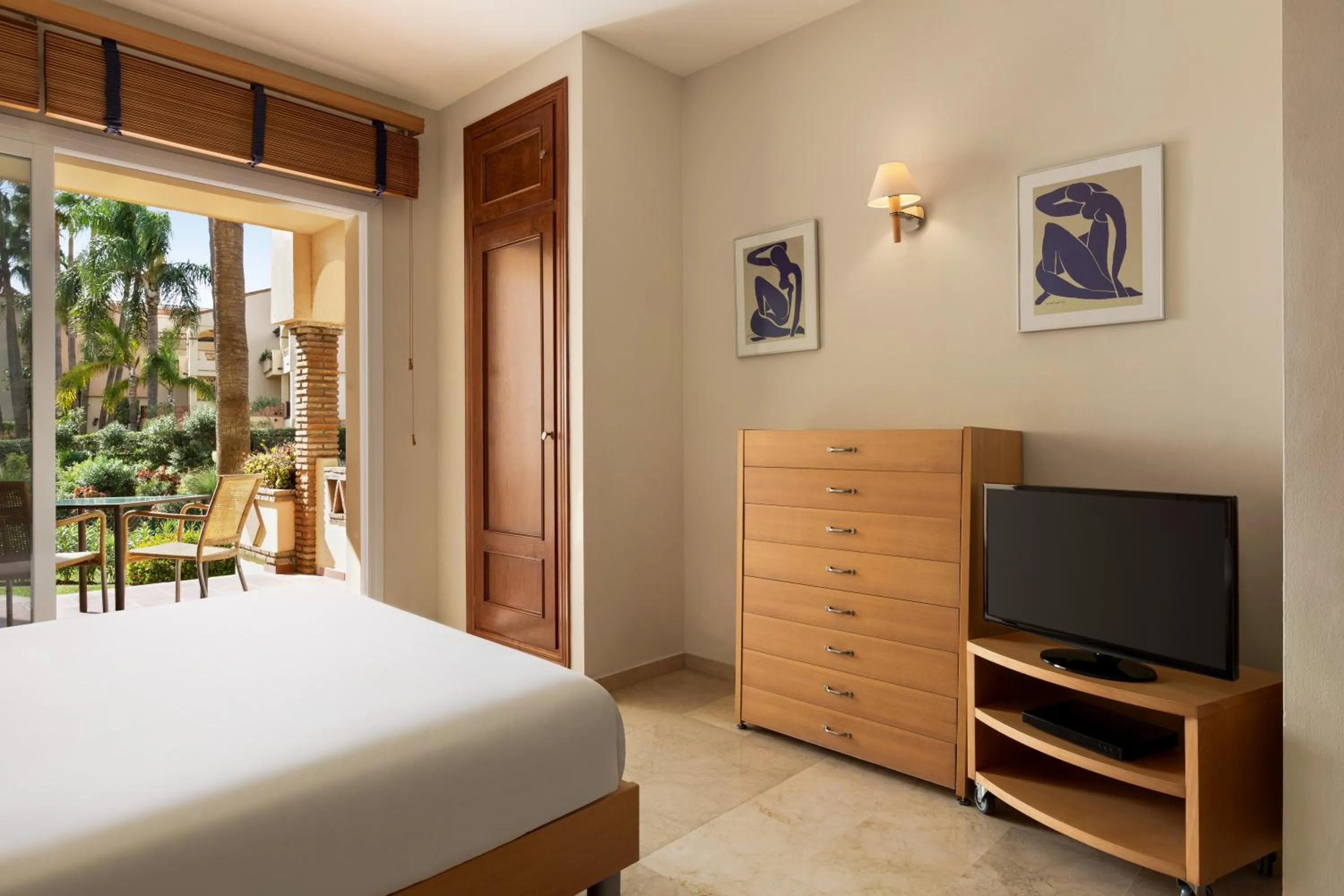 Bedroom, Bed in Wyndham Grand Costa del Sol