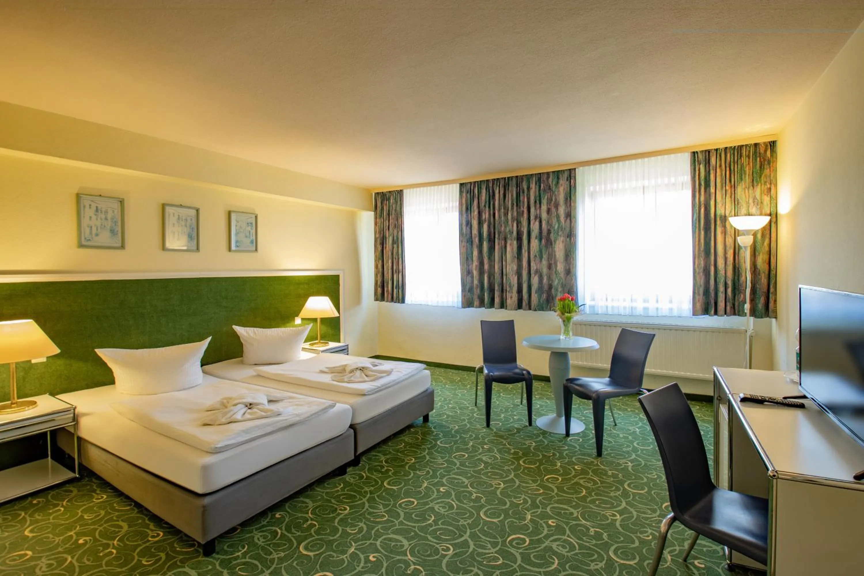 Photo of the whole room, Bed in Erzgebirgshotel Freiberger Höhe