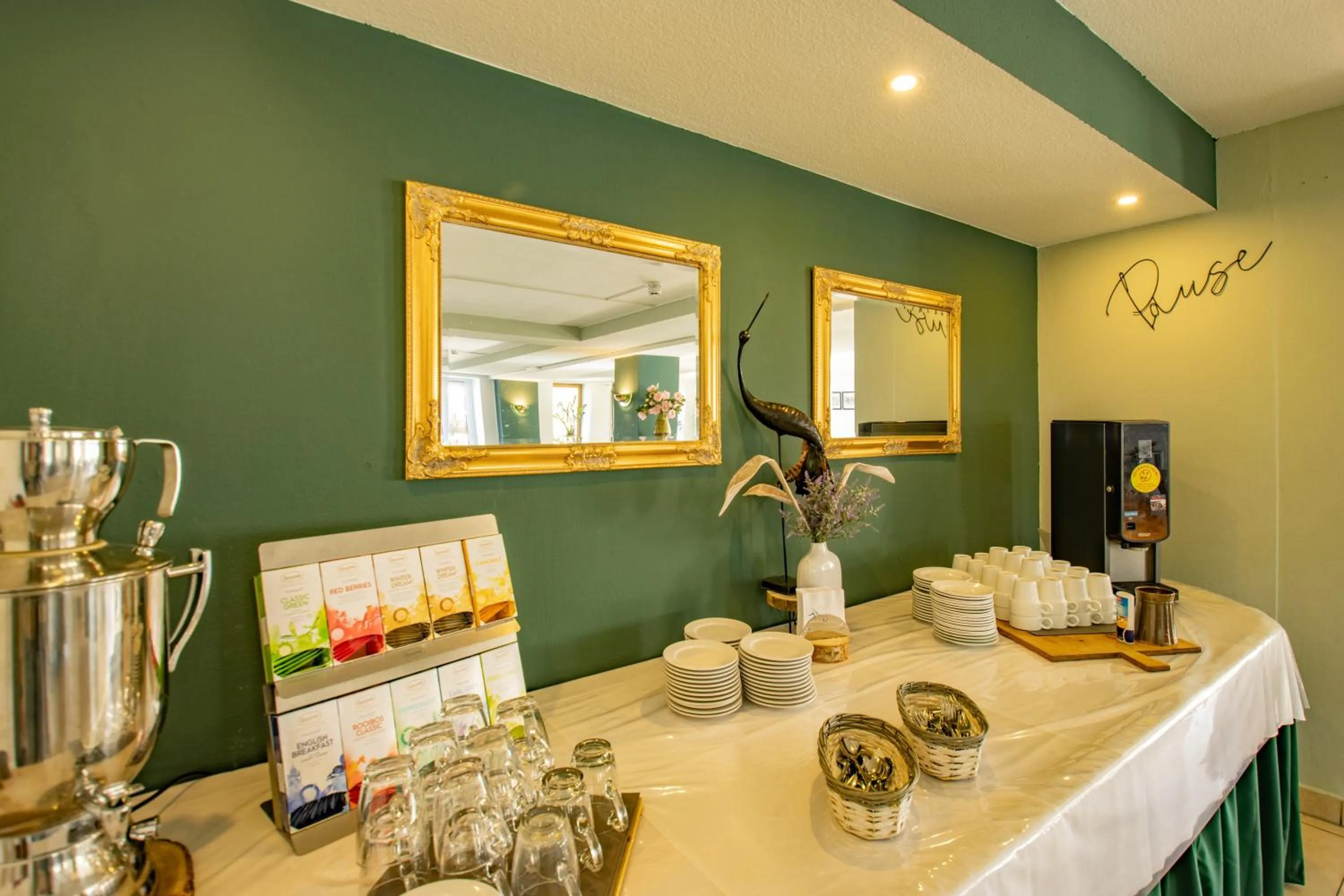 Buffet breakfast in Erzgebirgshotel Freiberger Höhe