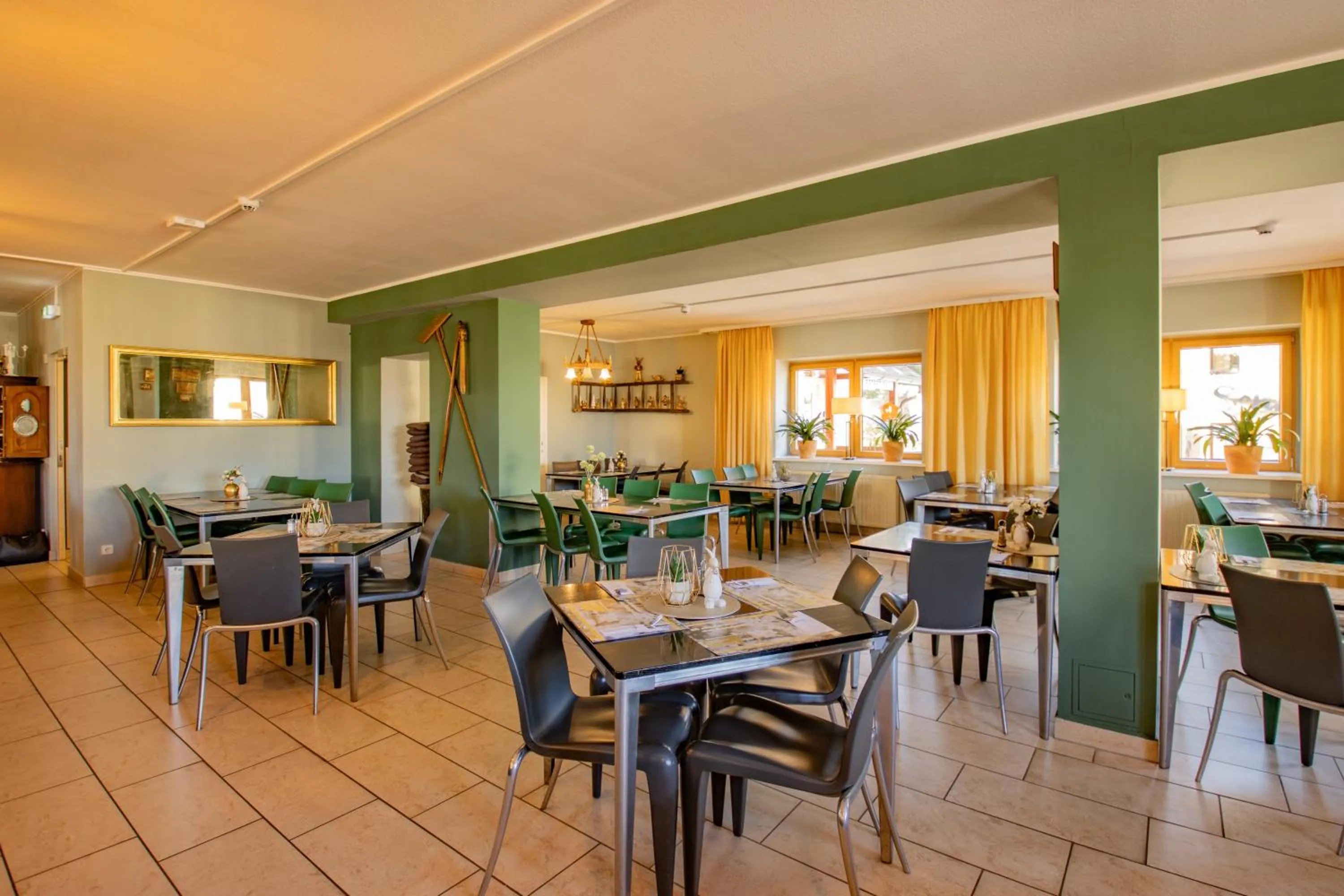 Restaurant/places to eat in Erzgebirgshotel Freiberger Höhe