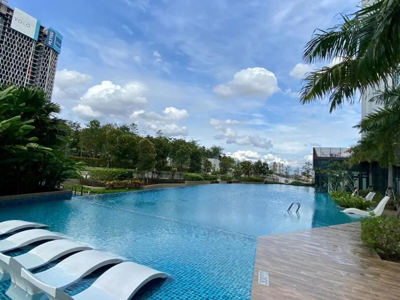 Swimming pool in Greenfield Residence Bandar Sunway