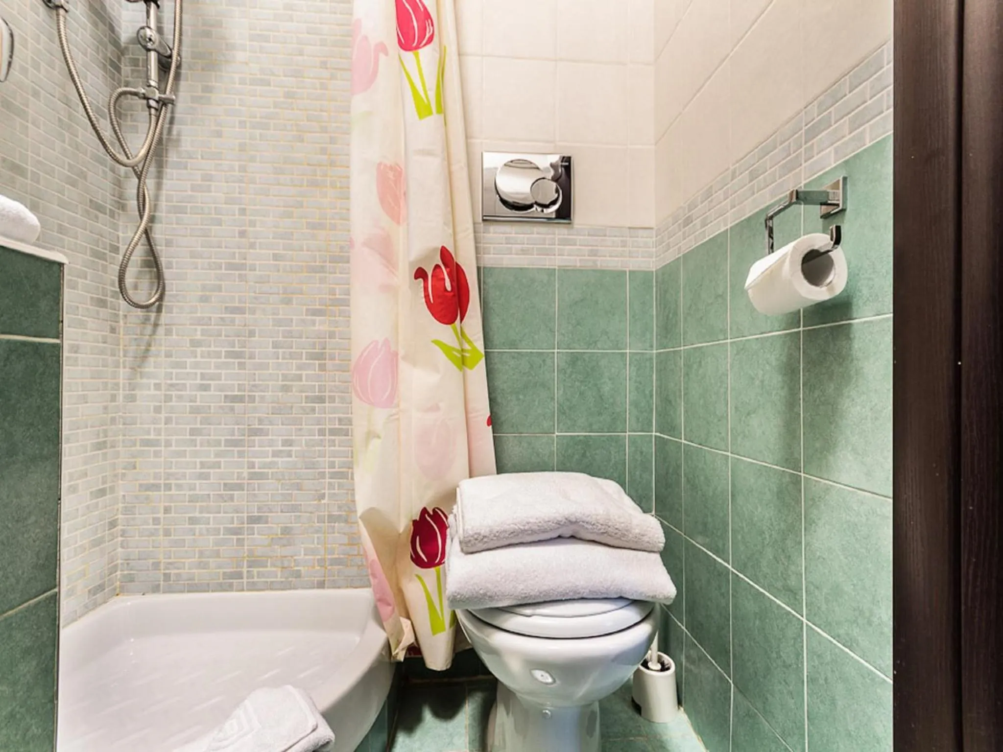 Bathroom in La Lupa in Trastevere