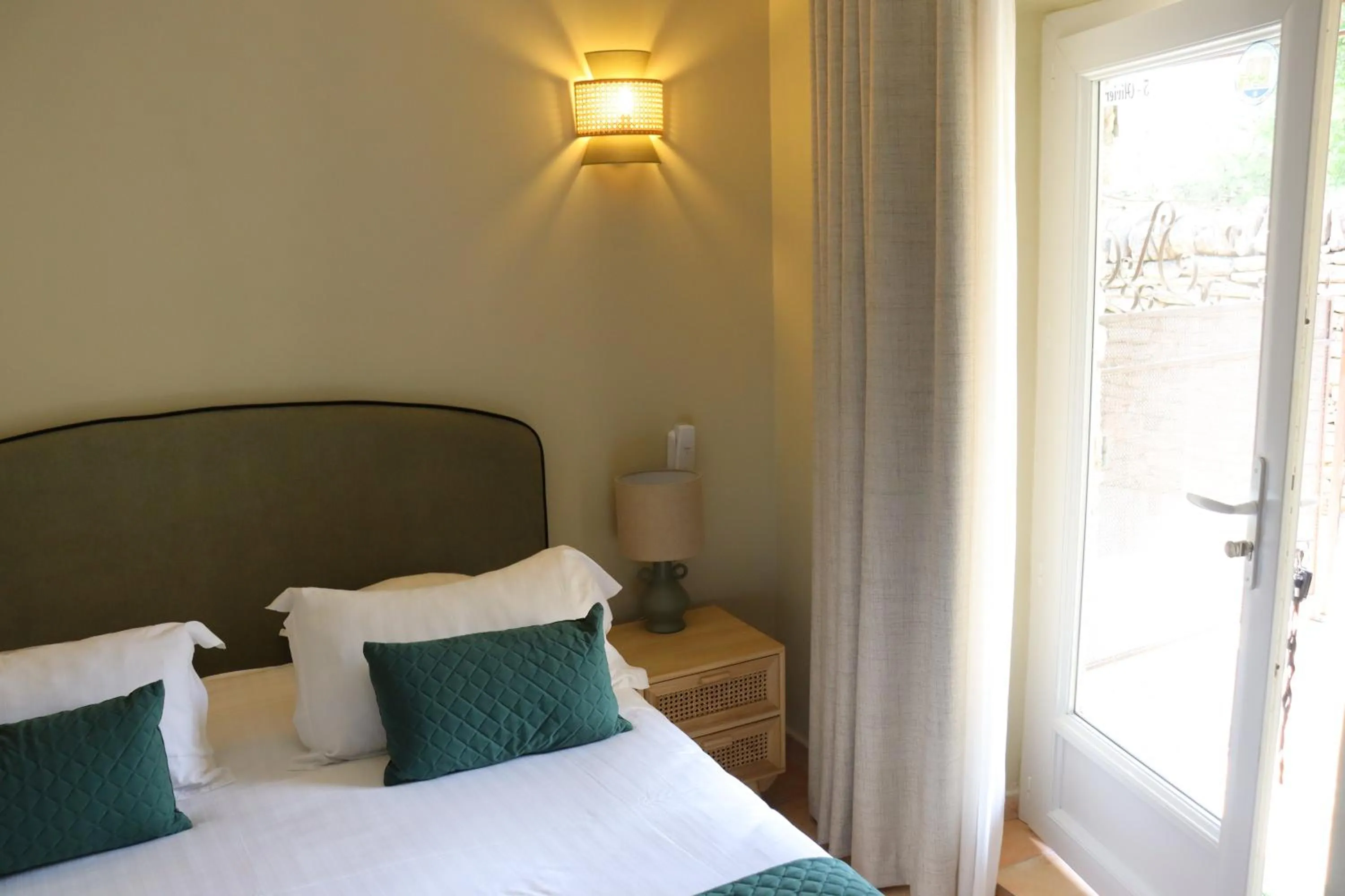 Bed in Mas des Romarins, The Originals Relais