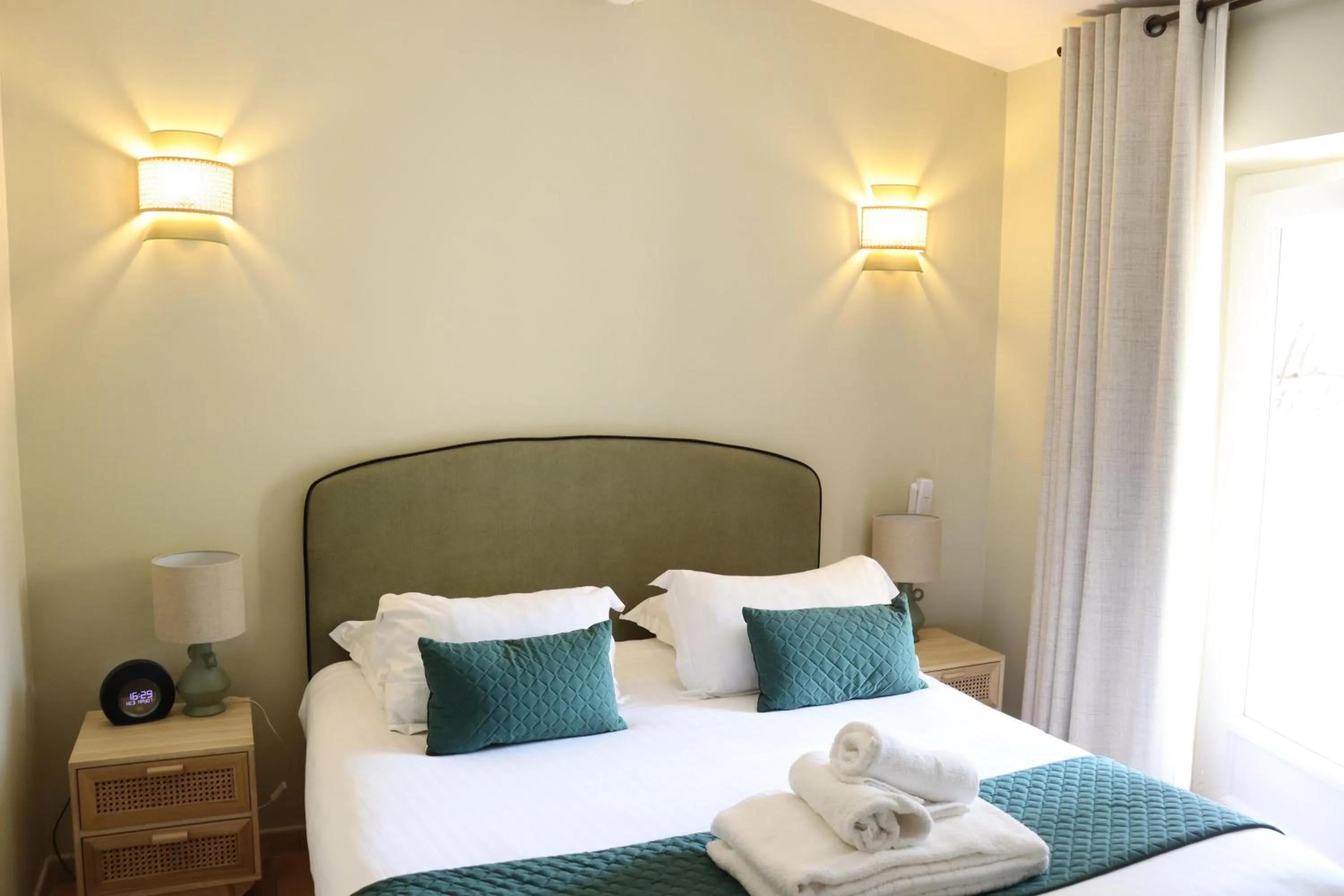 Bed in Mas des Romarins, The Originals Relais