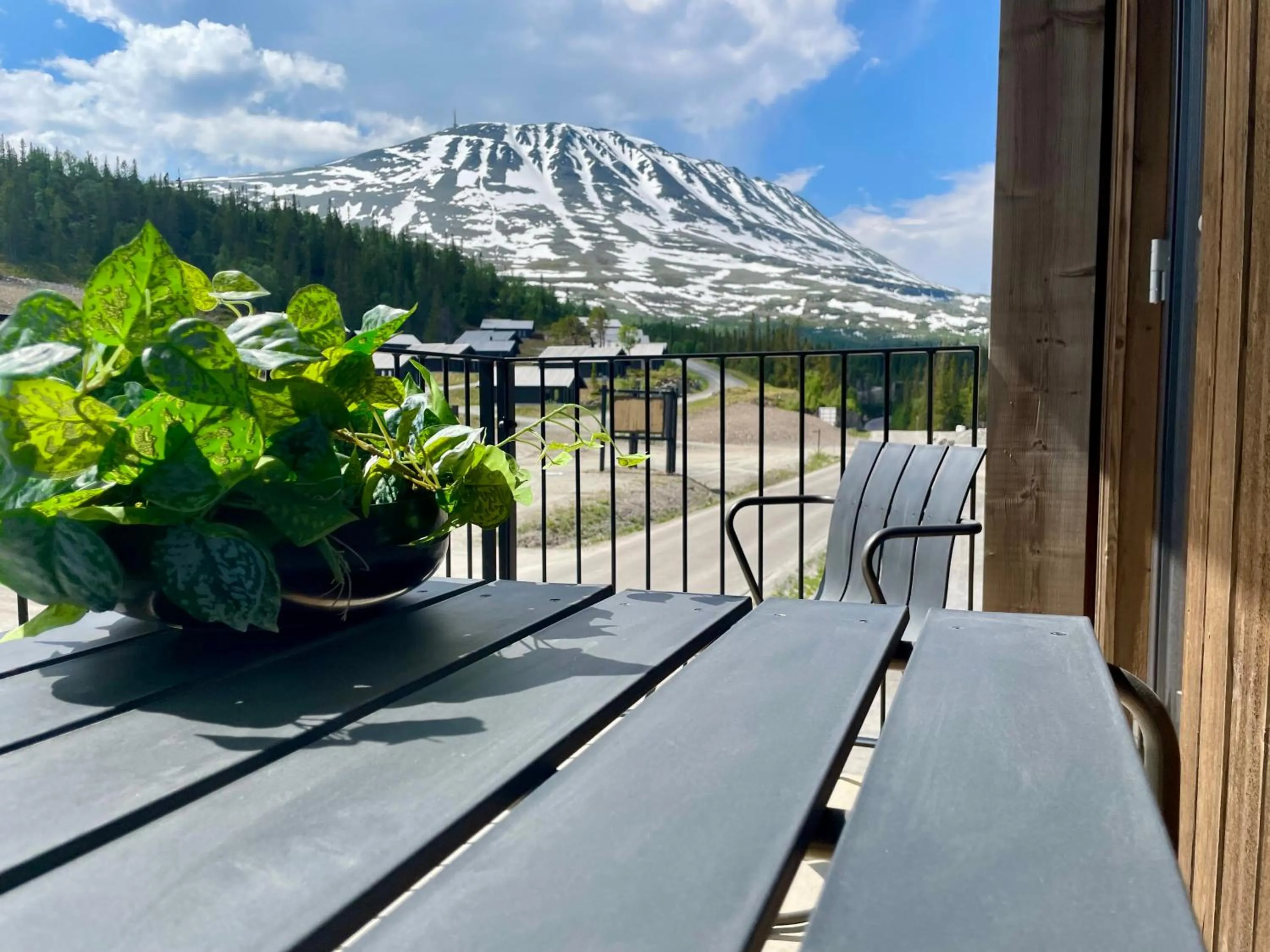 Apartment with Balcony in Gausta View