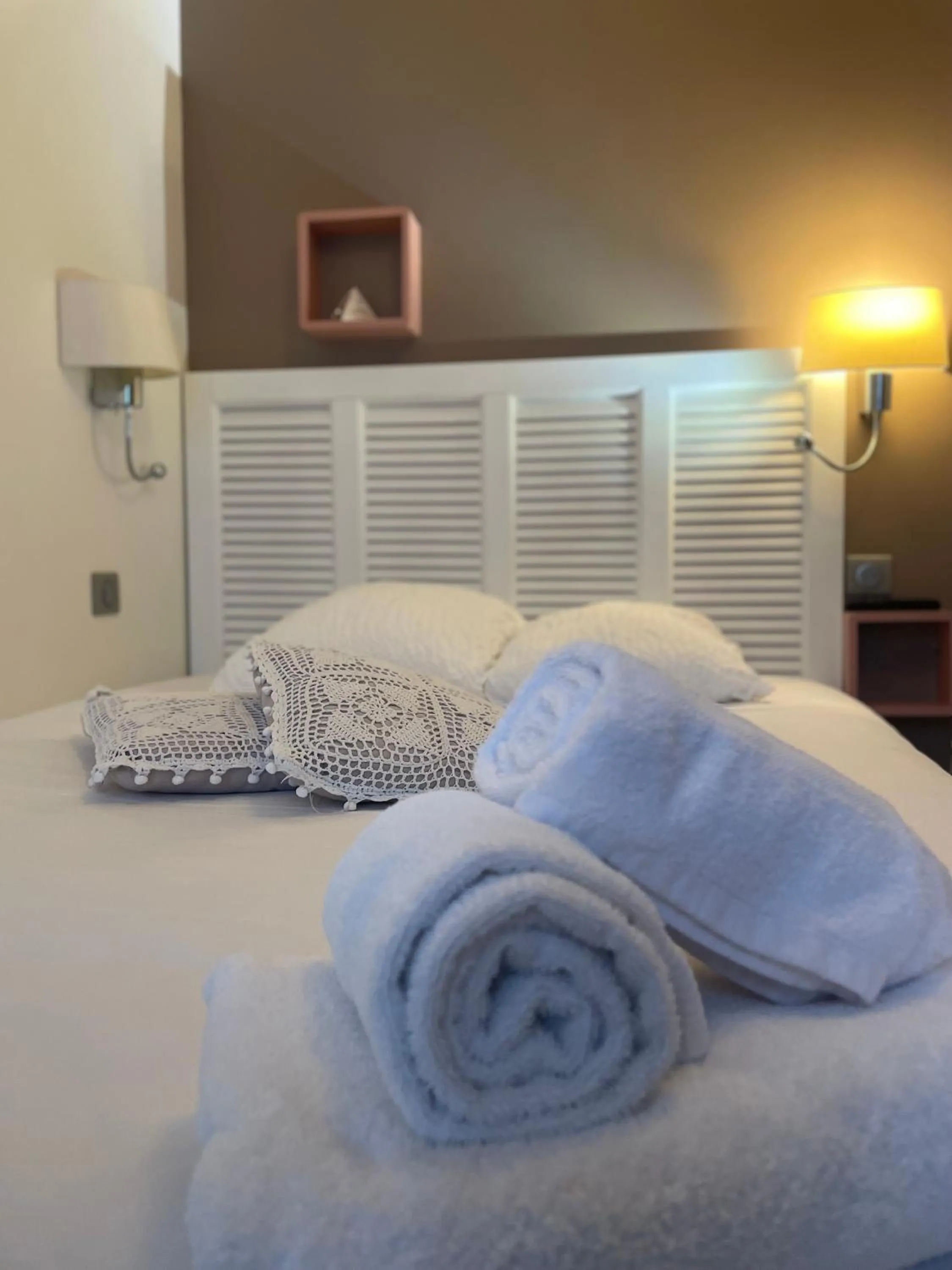 Bedroom, Bed in Garden Hotel Rennes Centre Gare