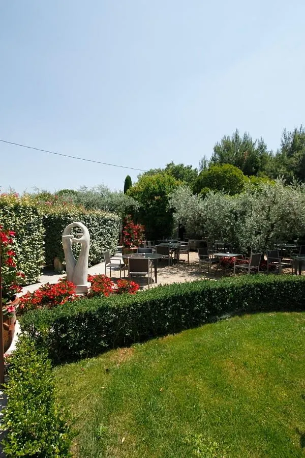 Garden in Mas des Carassins