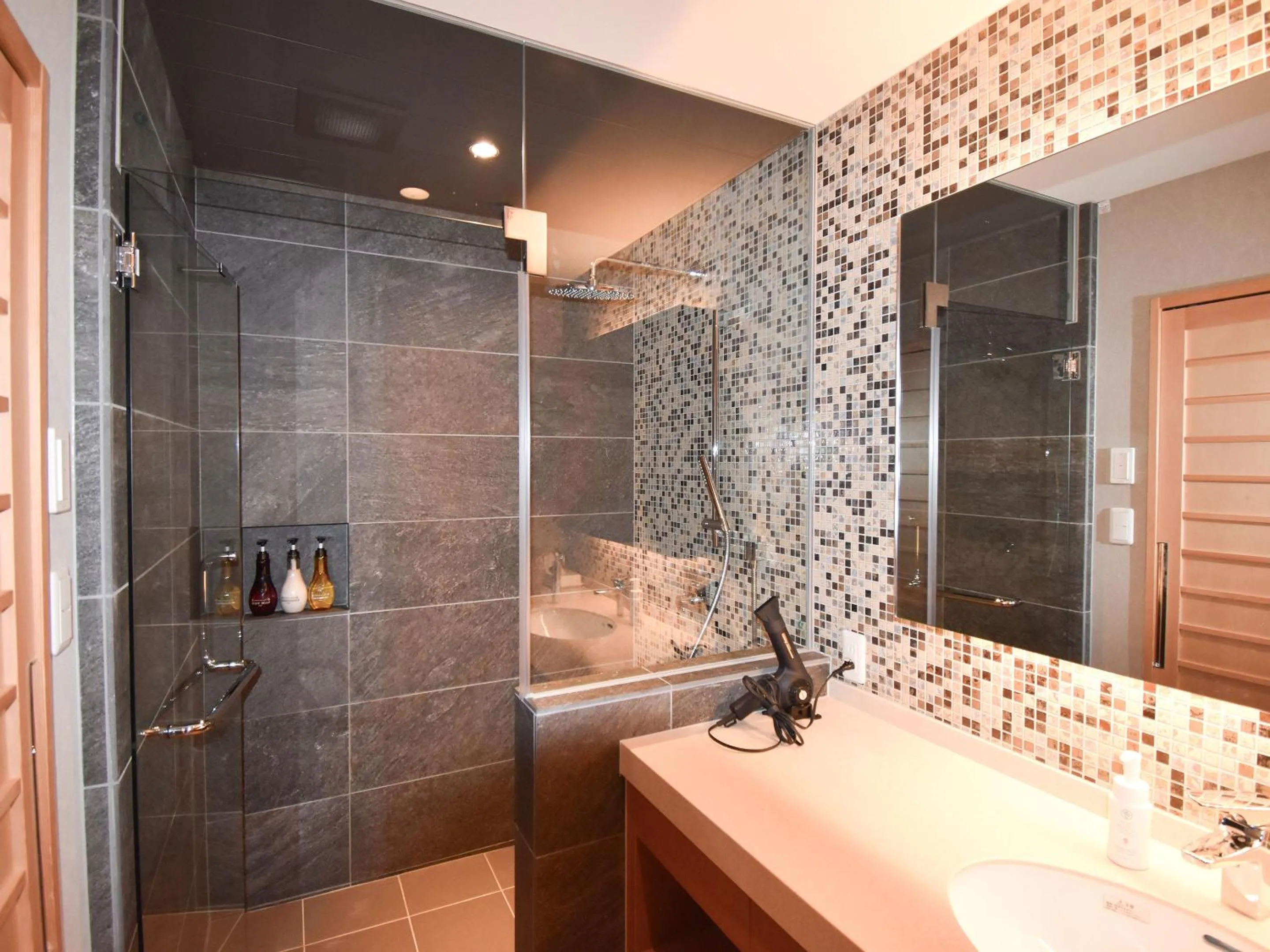 Shower in Keiryuso Siorie