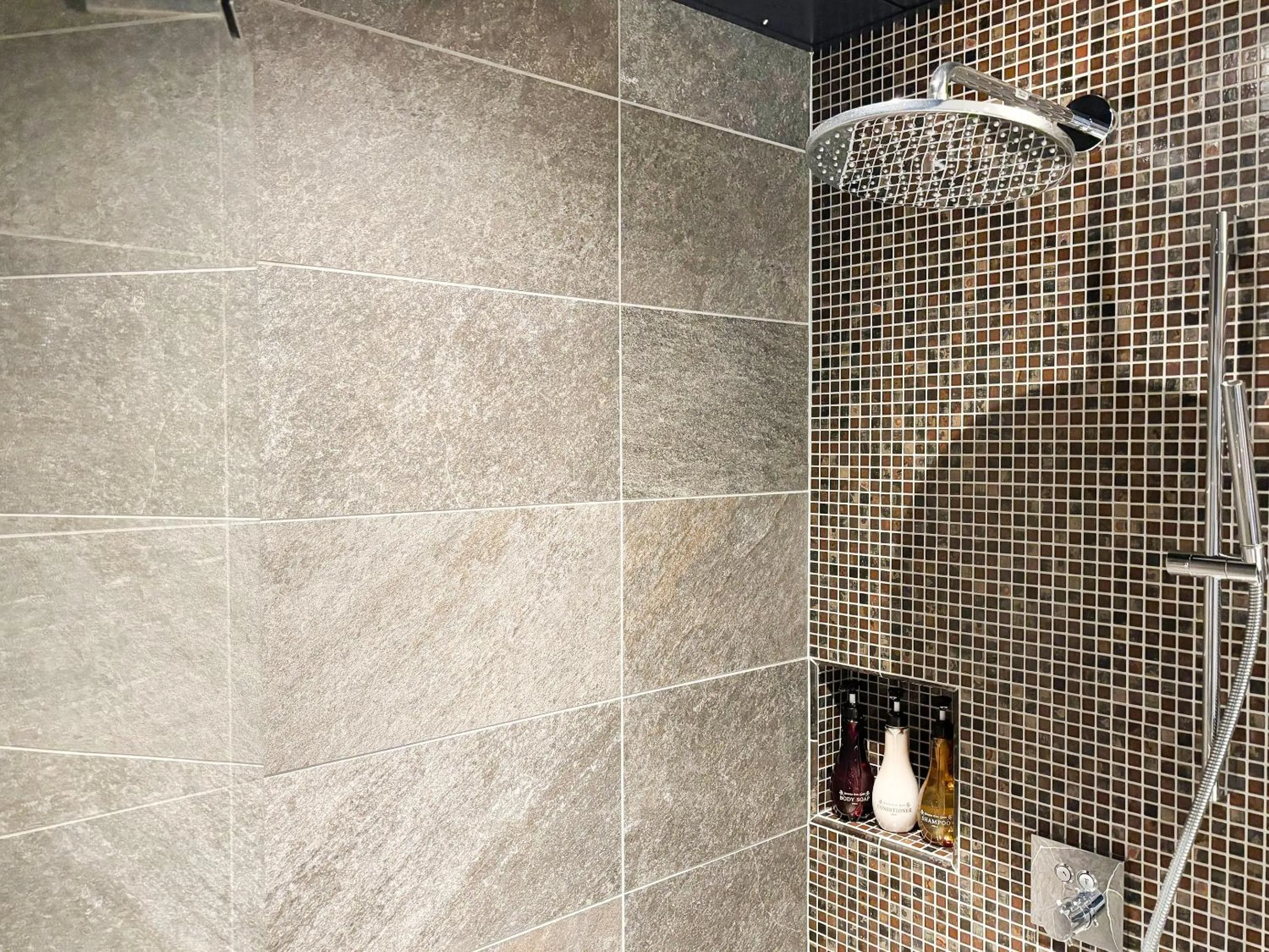 Shower in Keiryuso Siorie