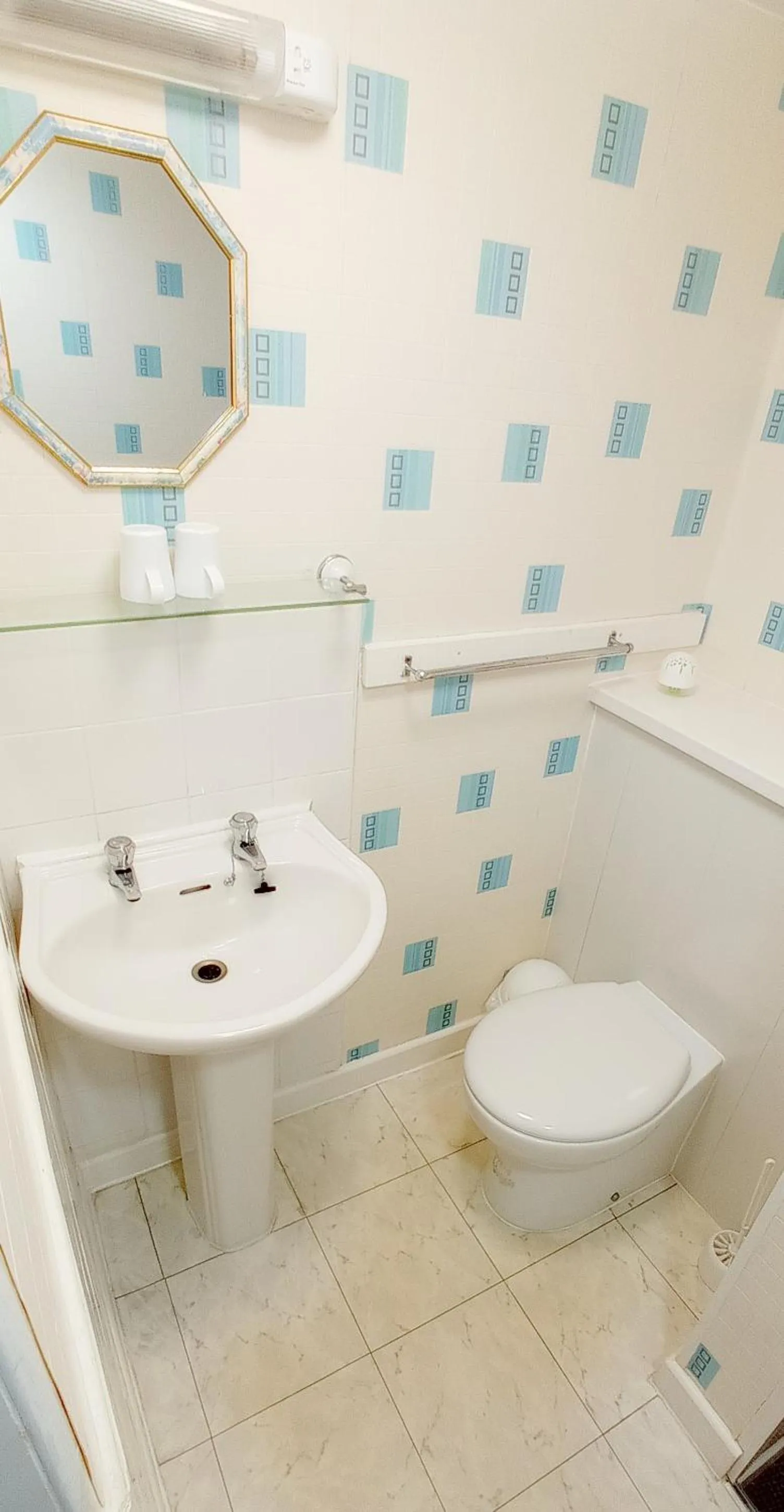 Bathroom in Lily Hotel