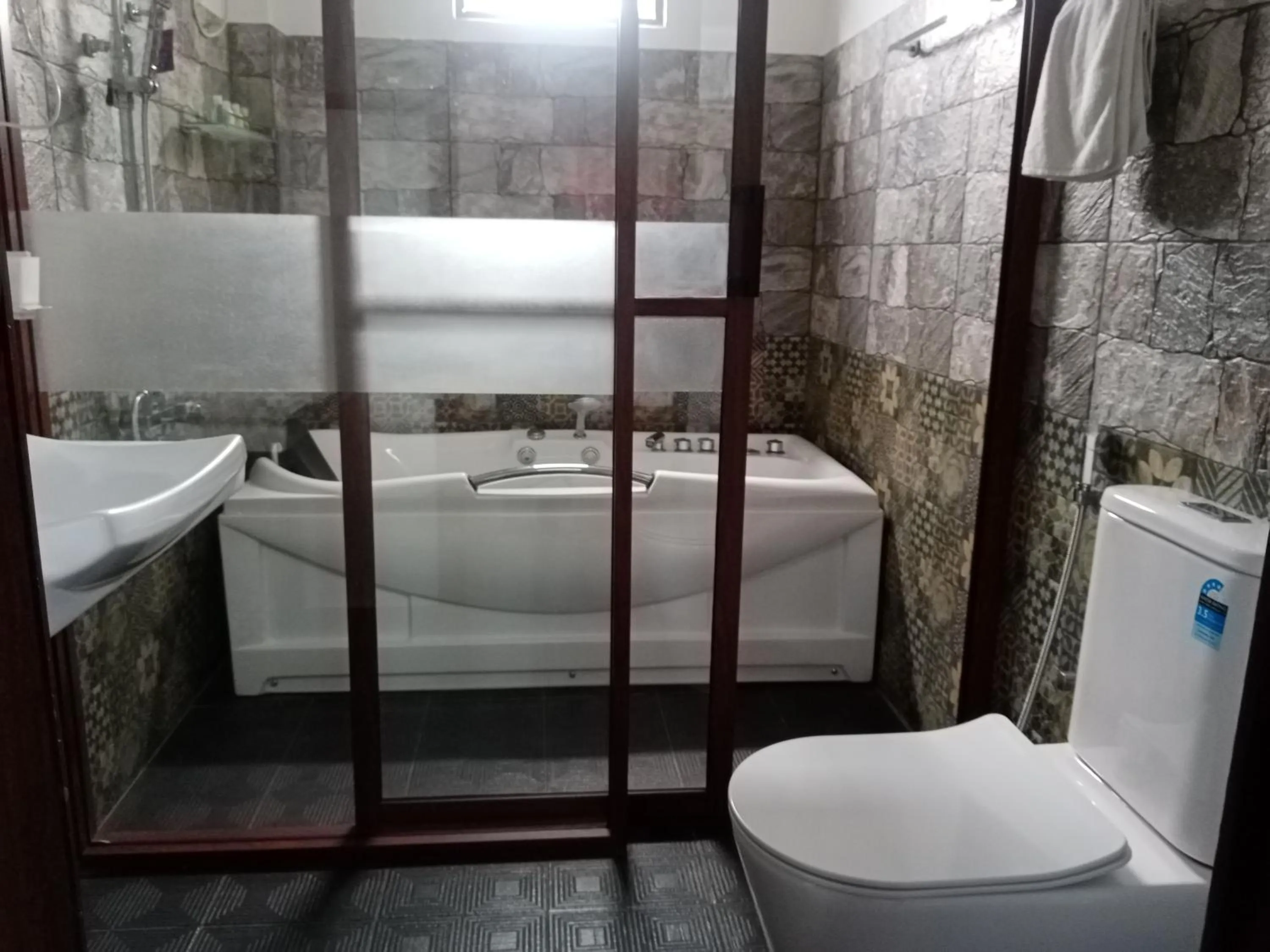 Hot Tub in Hotel Green View Buttala