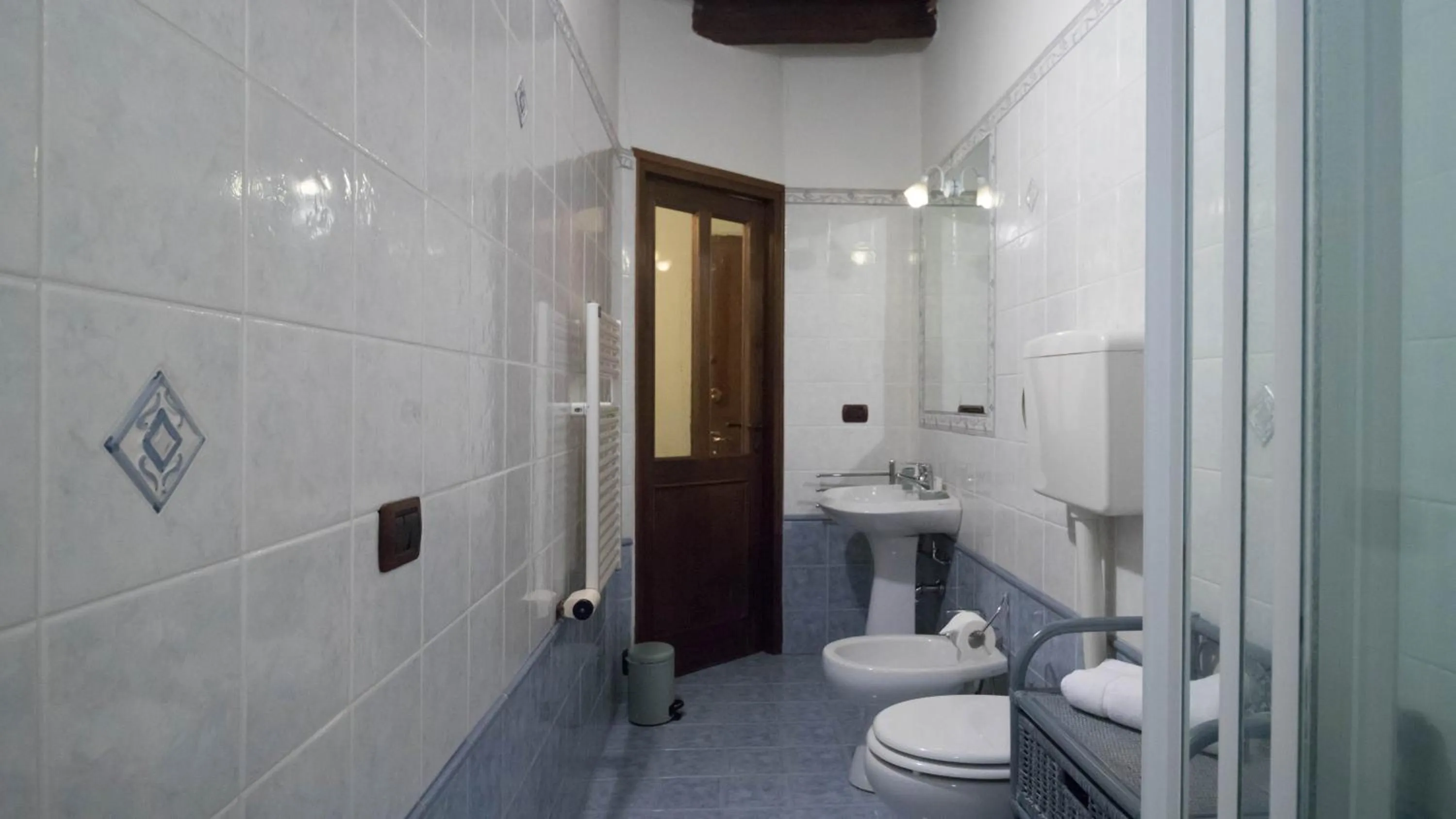 Bathroom in Italianway Easy - San Calocero 29