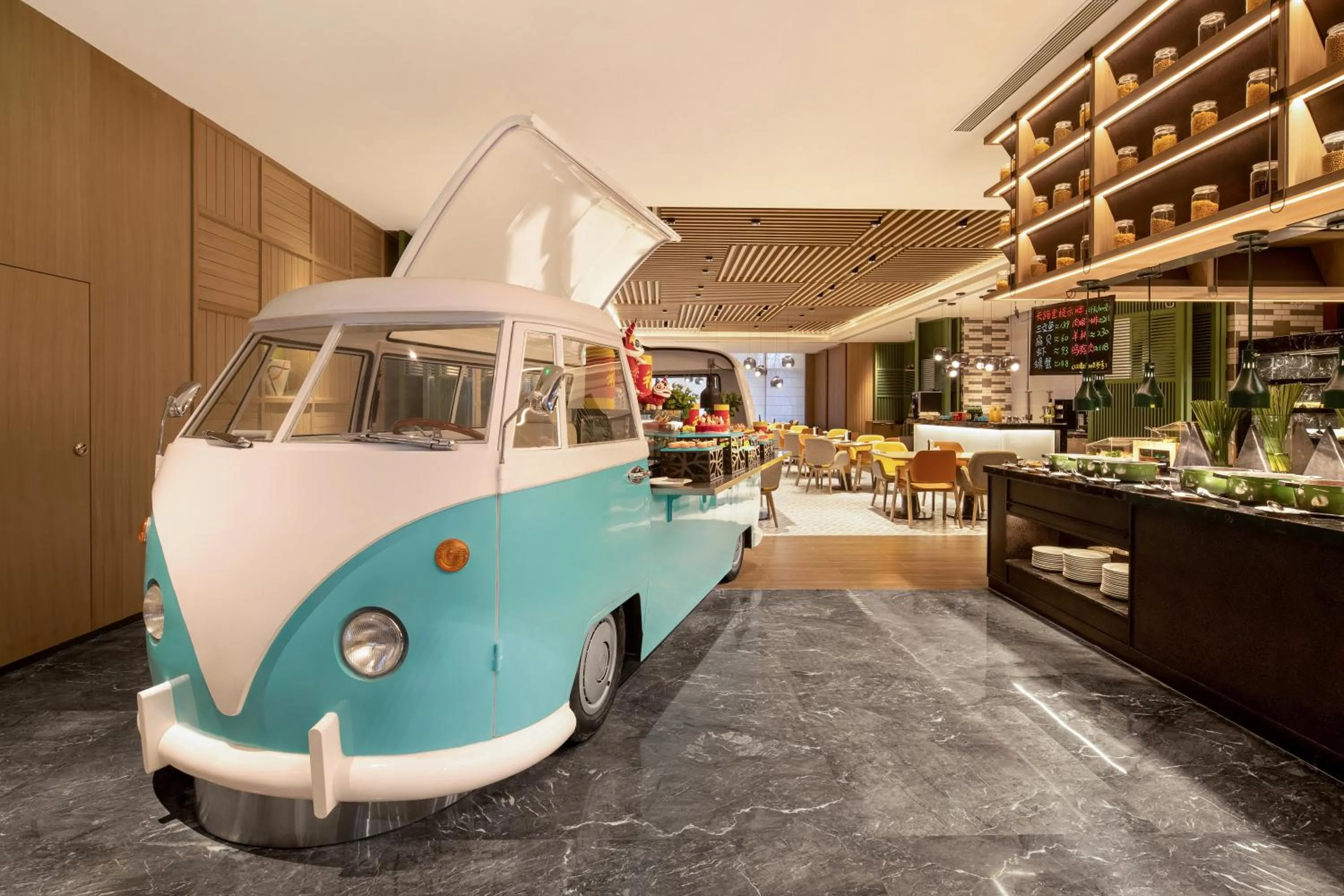 Restaurant/places to eat in Holiday Inn & Suites Qingdao Jinshui by IHG