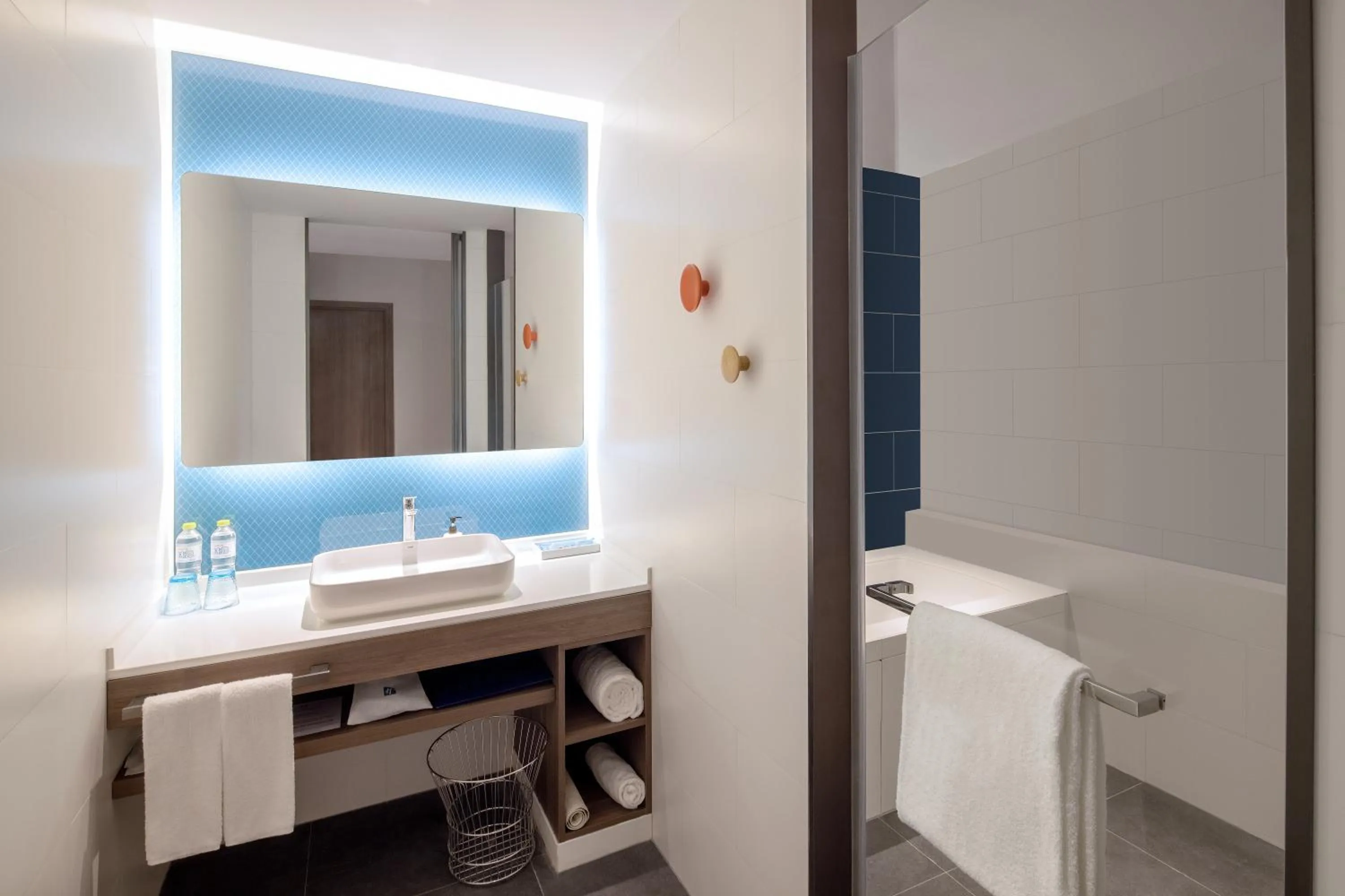 Toilet in Holiday Inn Express Qingdao Jinshui by IHG