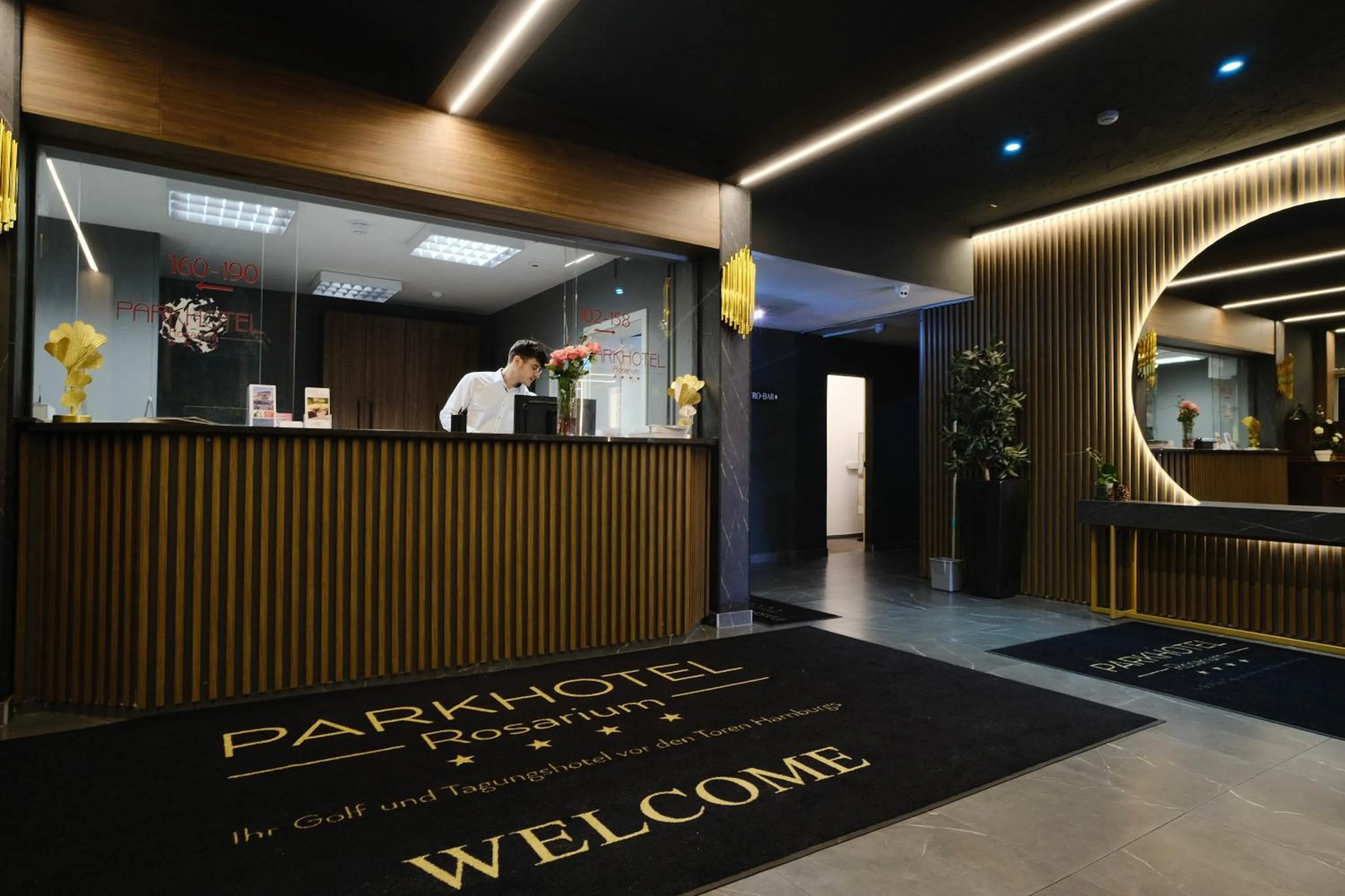 Staff in PARKHOTEL - Rosarium