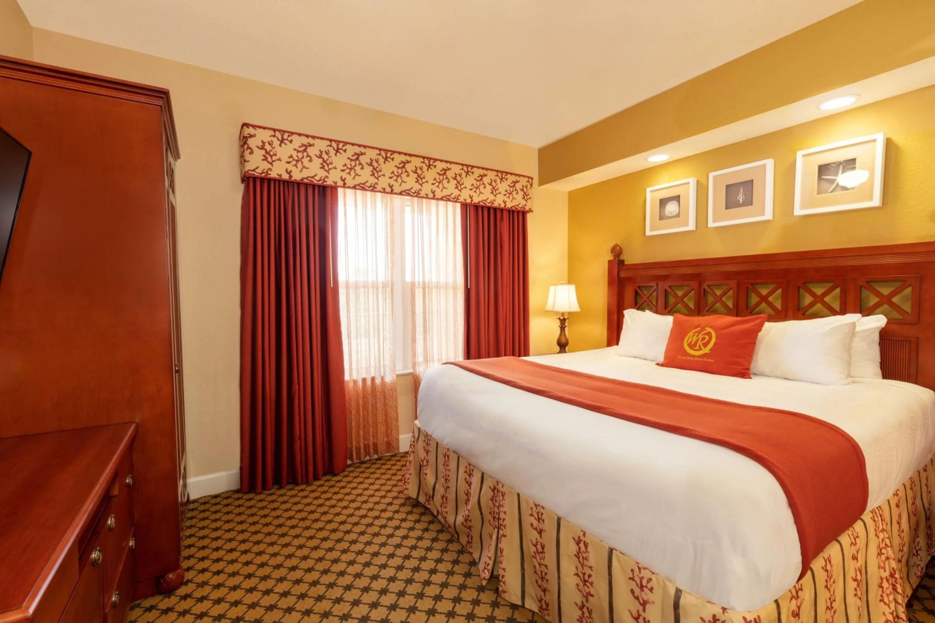 Bed in Westgate Lakes Resort and Spa