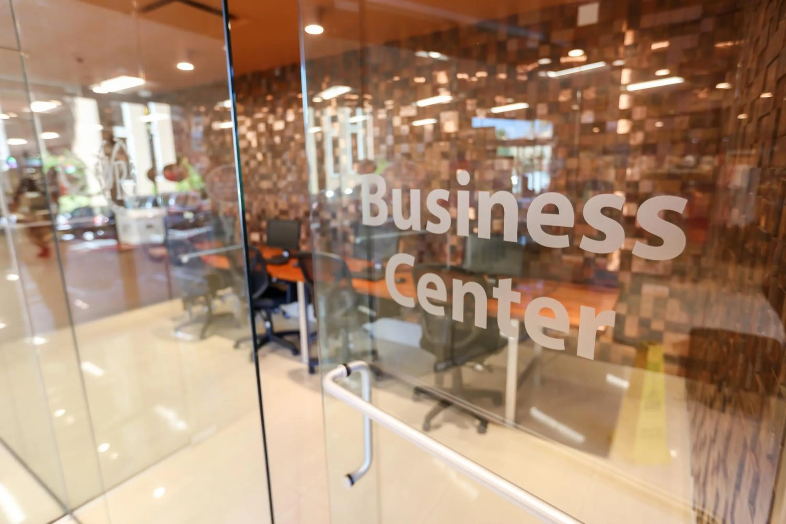 Business facilities in Westgate Lakes Resort and Spa