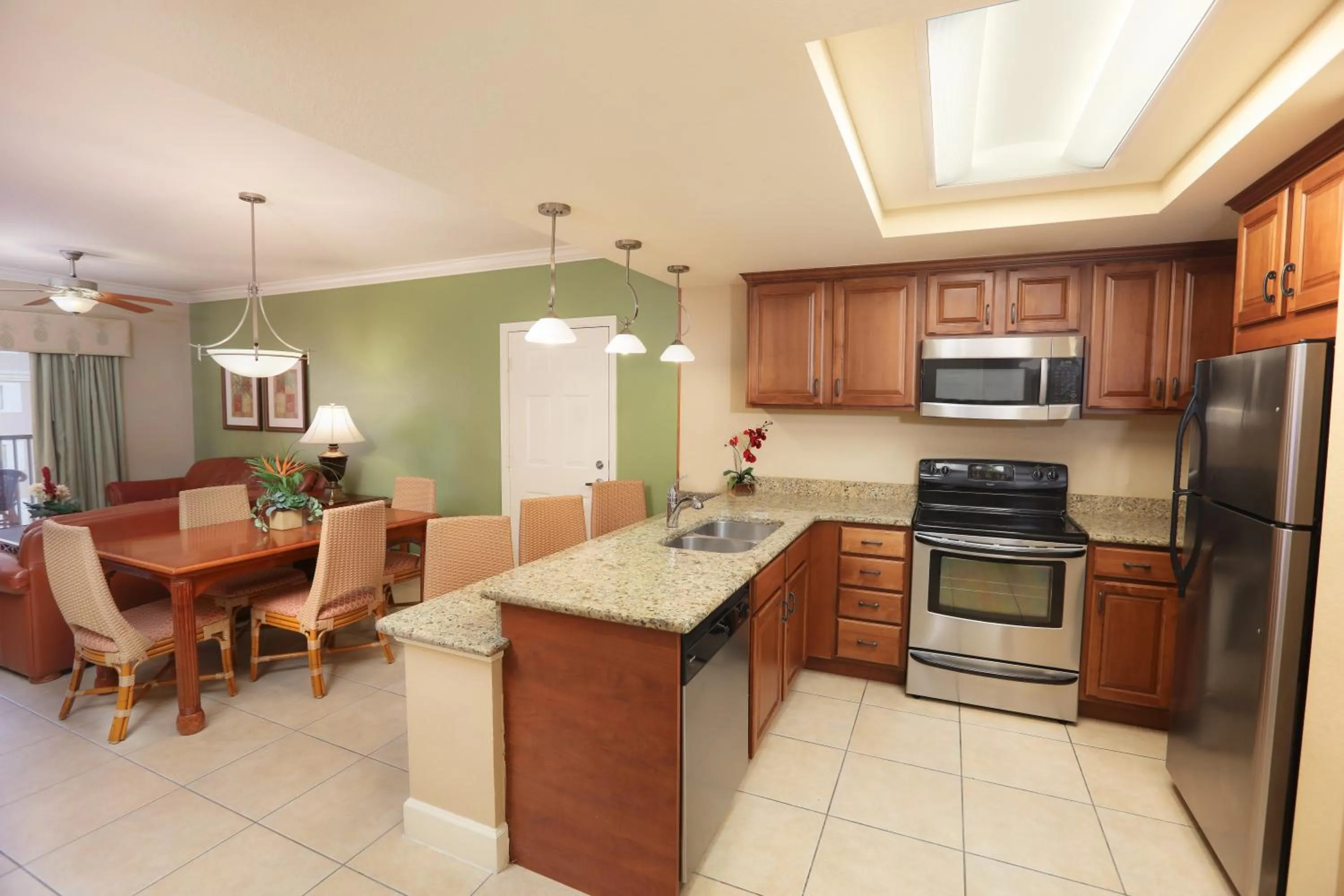 Kitchen or kitchenette in Westgate Lakes Resort and Spa