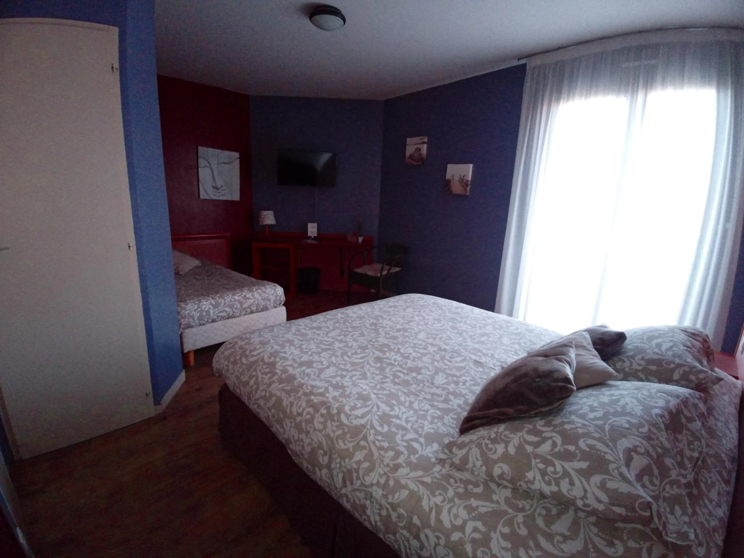 Photo of the whole room, Bed in La Sterne