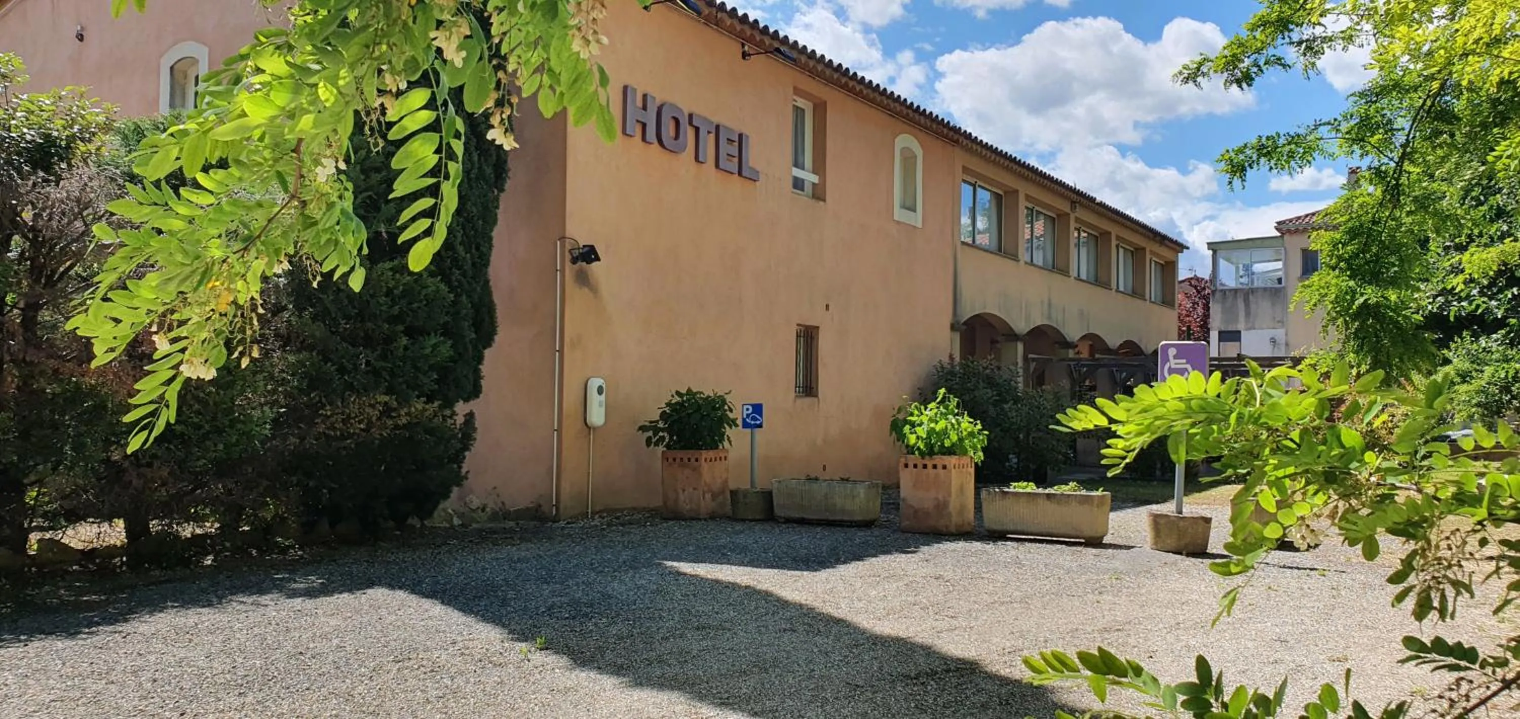 Parking in Le Mas Du Colombier