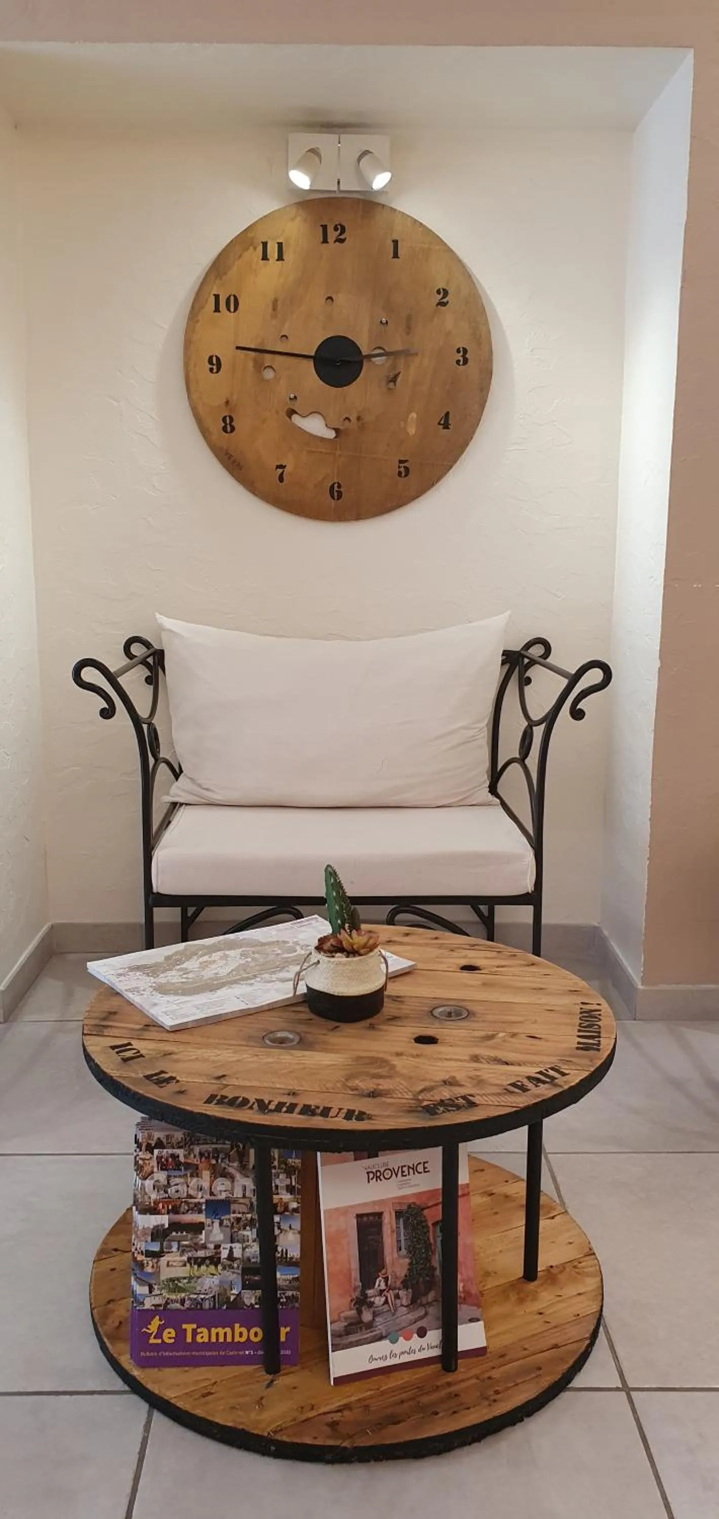 Decorative detail in Le Mas Du Colombier