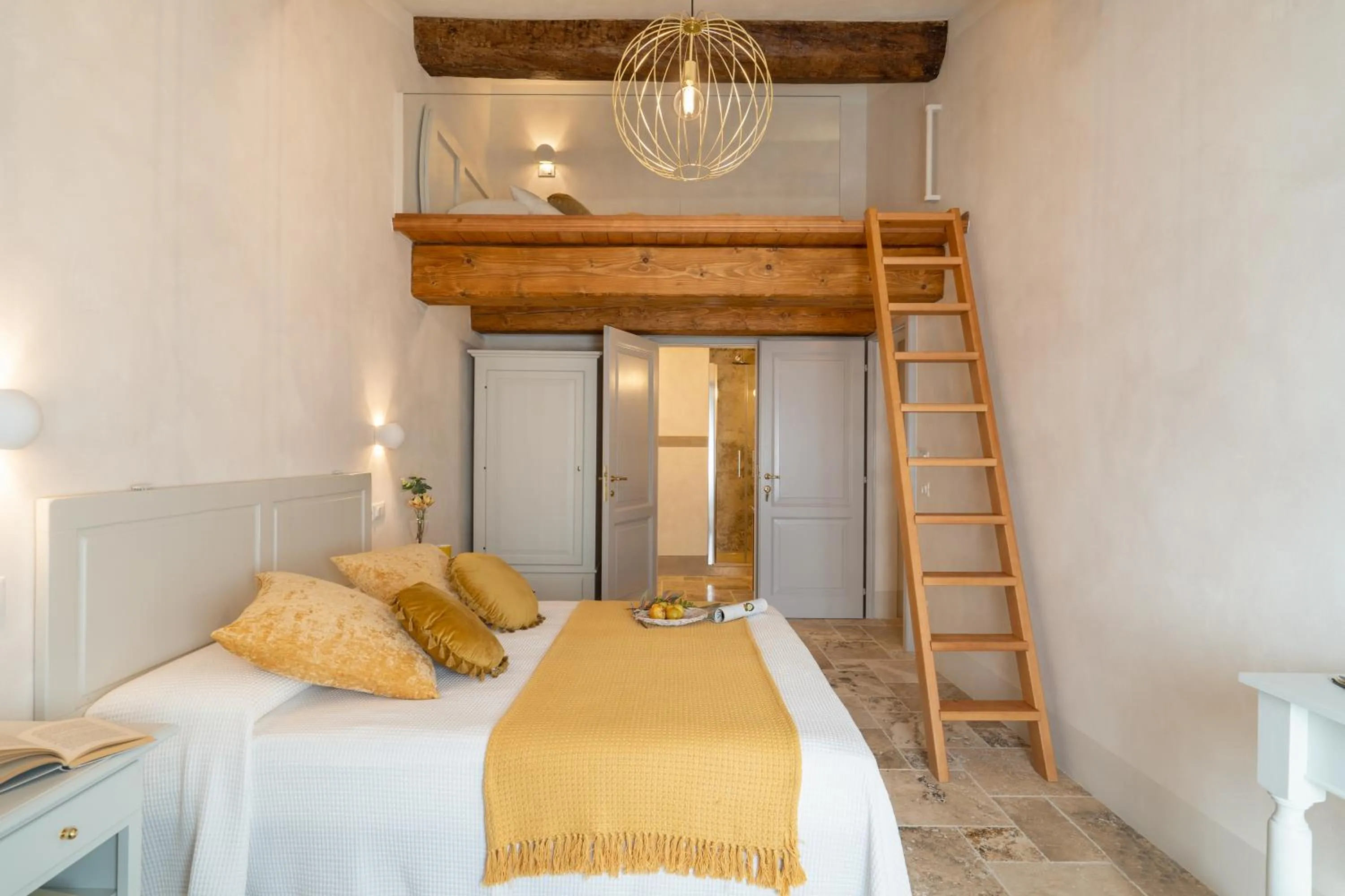 Photo of the whole room, Bed in Beatabb