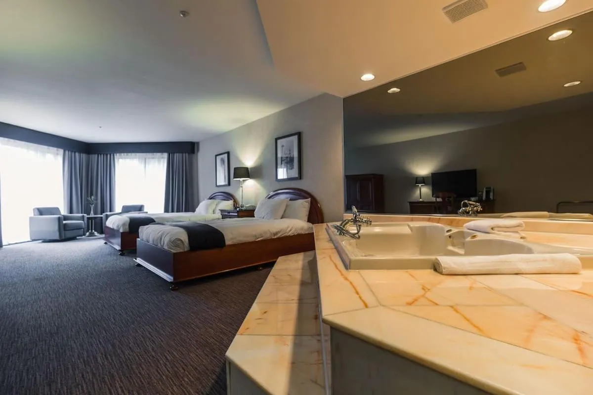 Bedroom in Hôtel et Centre de Villégiature Lac Carling