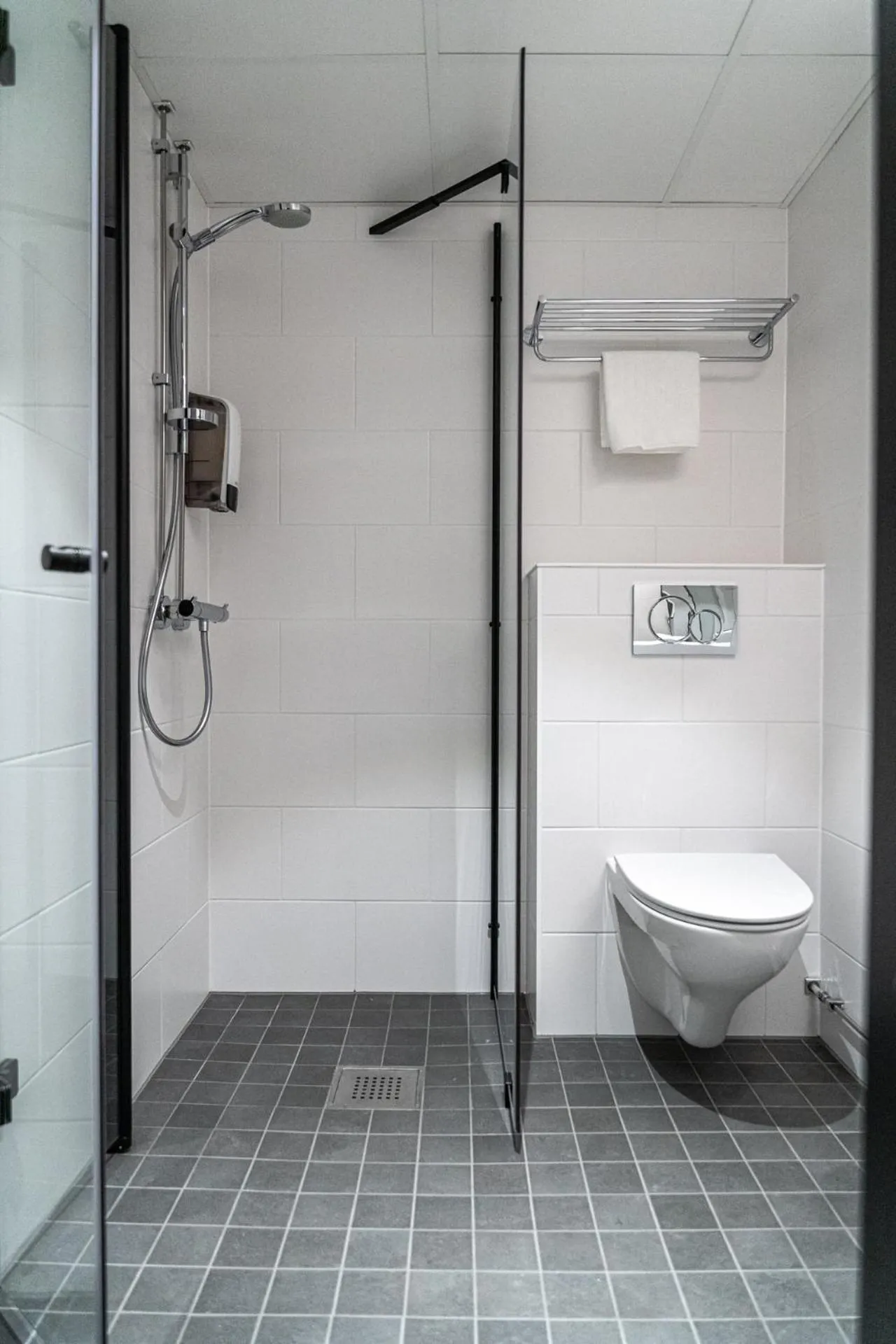 Bathroom in Hotelli Sointu by UHANDA