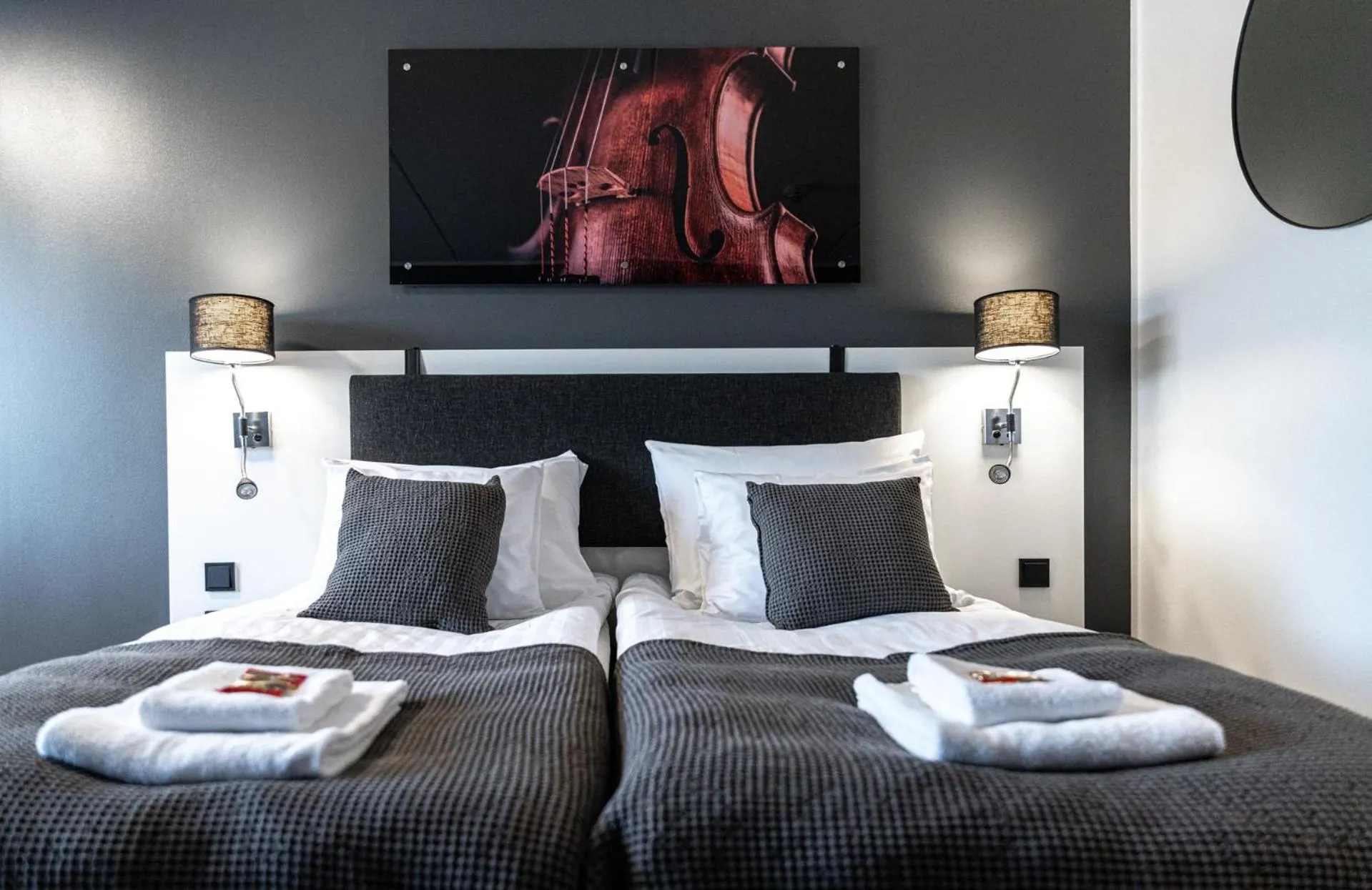 Bed in Hotelli Sointu by UHANDA