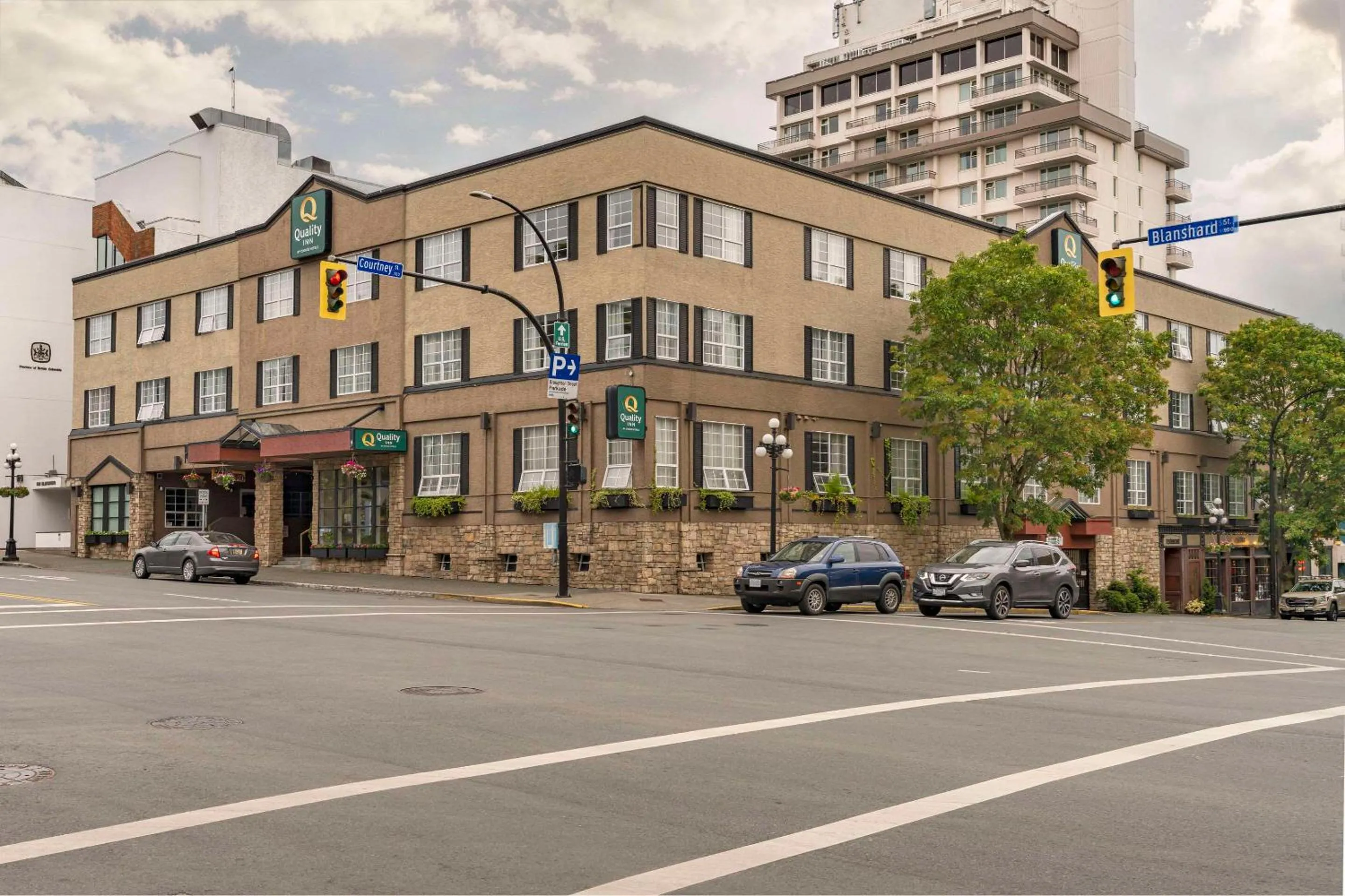 Property building in Quality Inn Downtown Inner Harbour