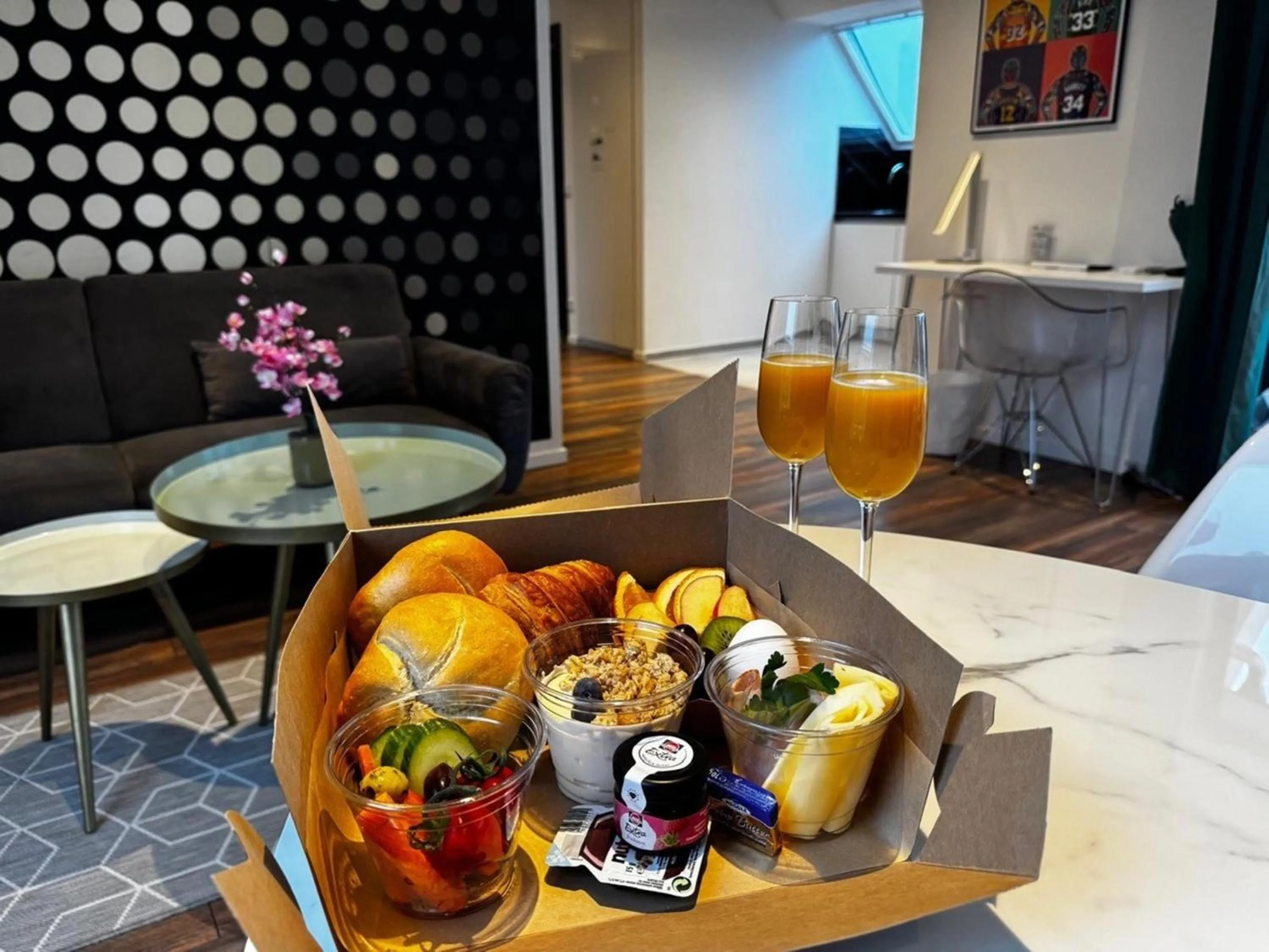 Breakfast in Eco Smart Apartments Premium City