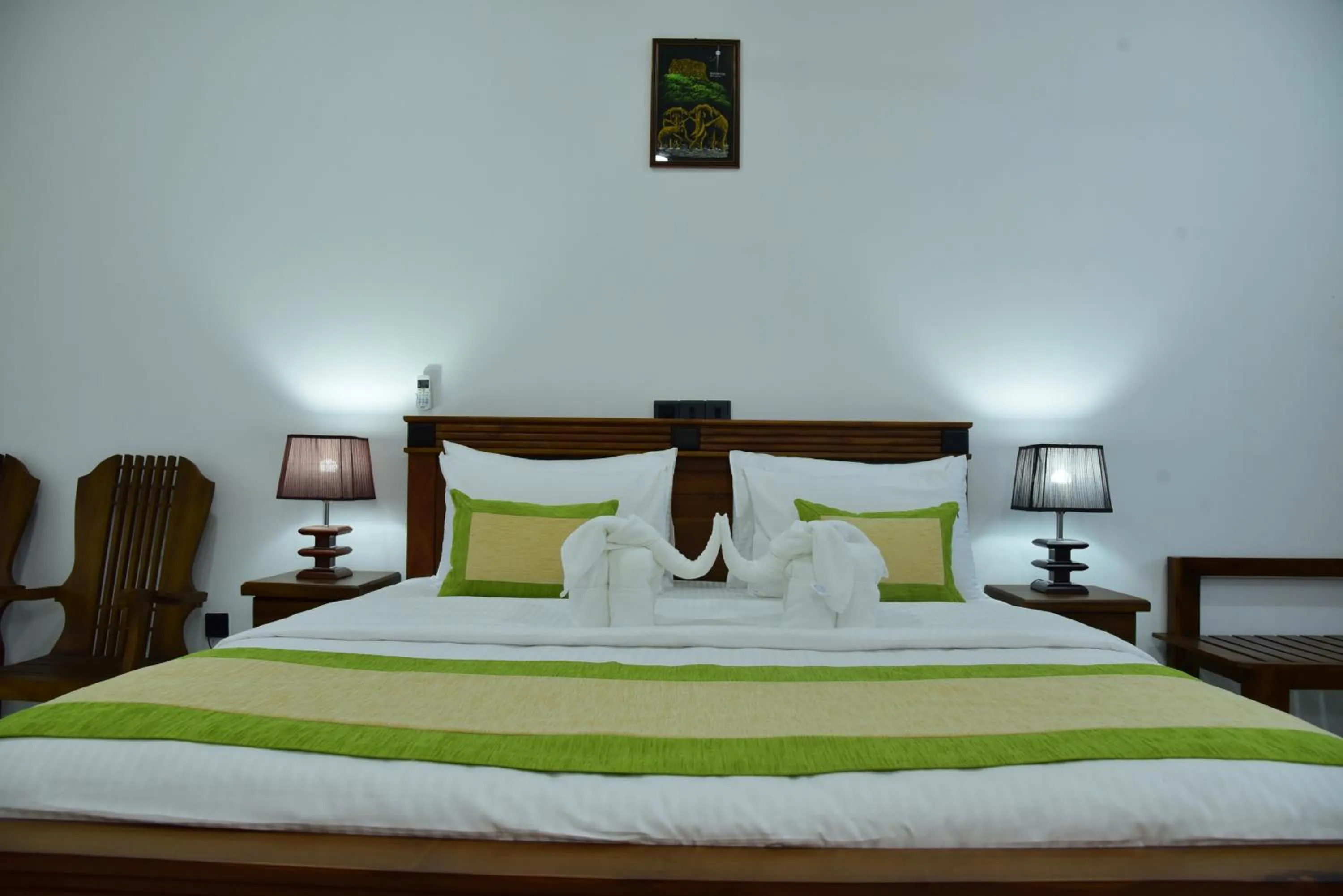 Photo of the whole room, Bed in L S Lanka Hotel Dambulla