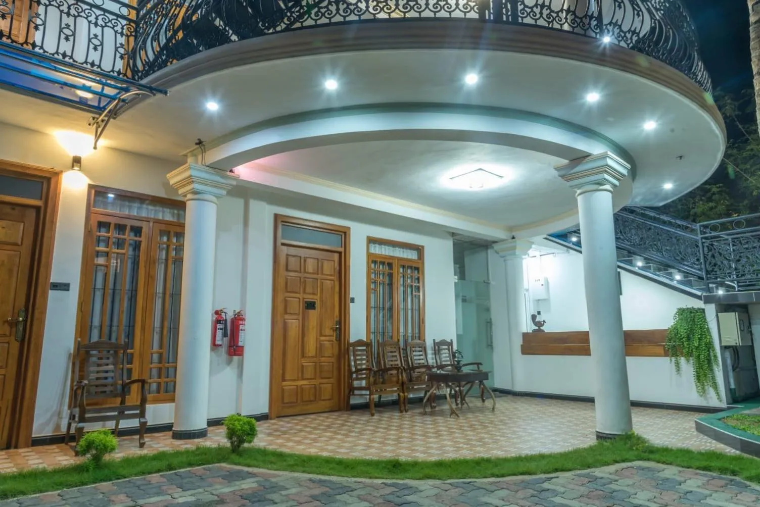 Balcony/Terrace in L S Lanka Hotel Dambulla