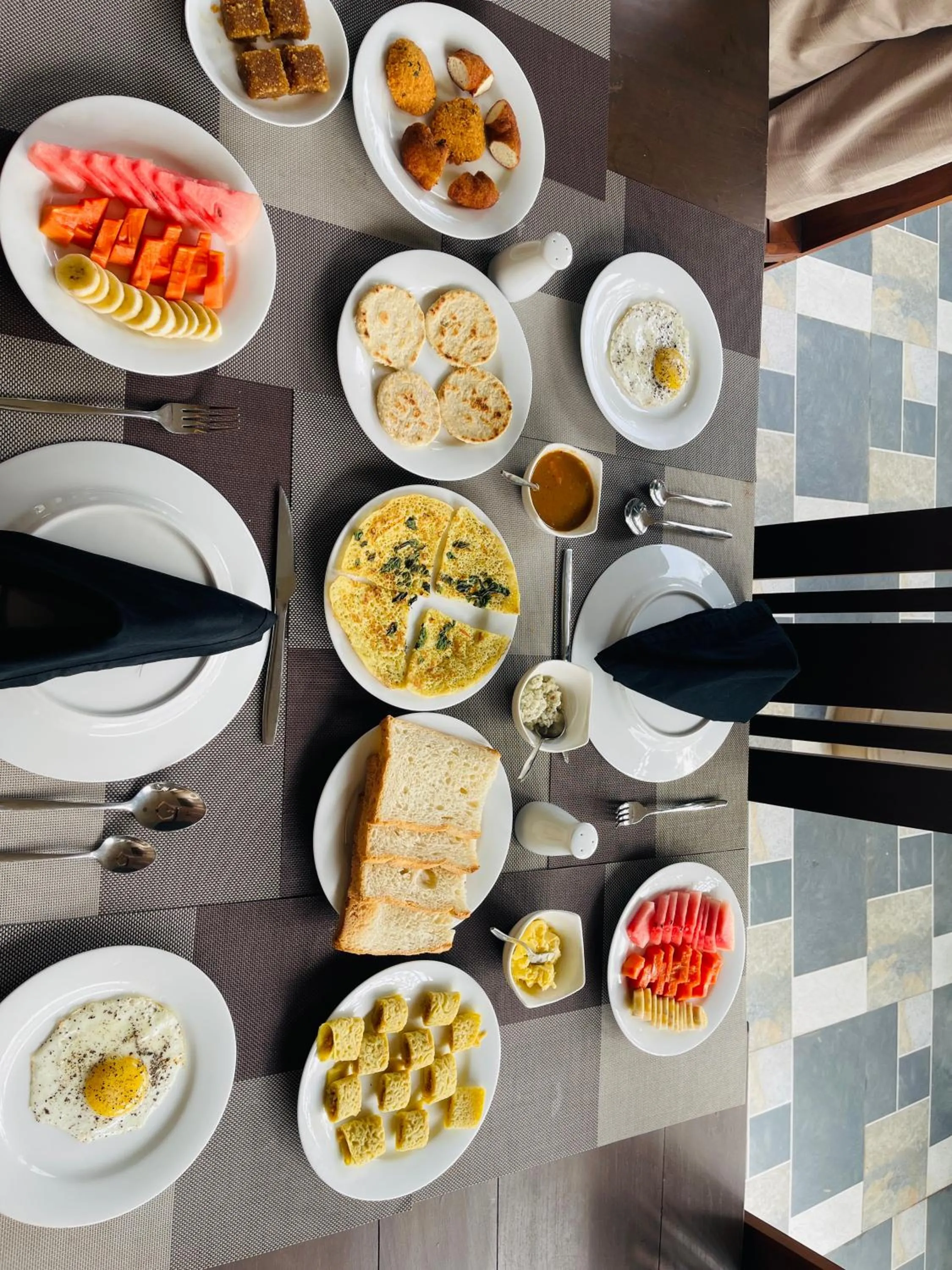 Food and drinks in L S Lanka Hotel Dambulla