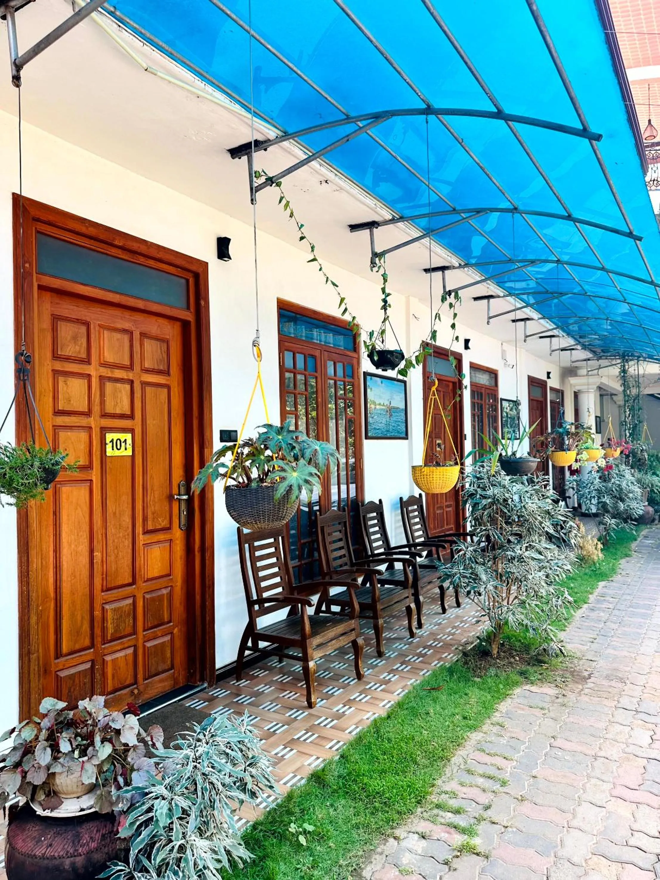 L S Lanka Hotel Dambulla