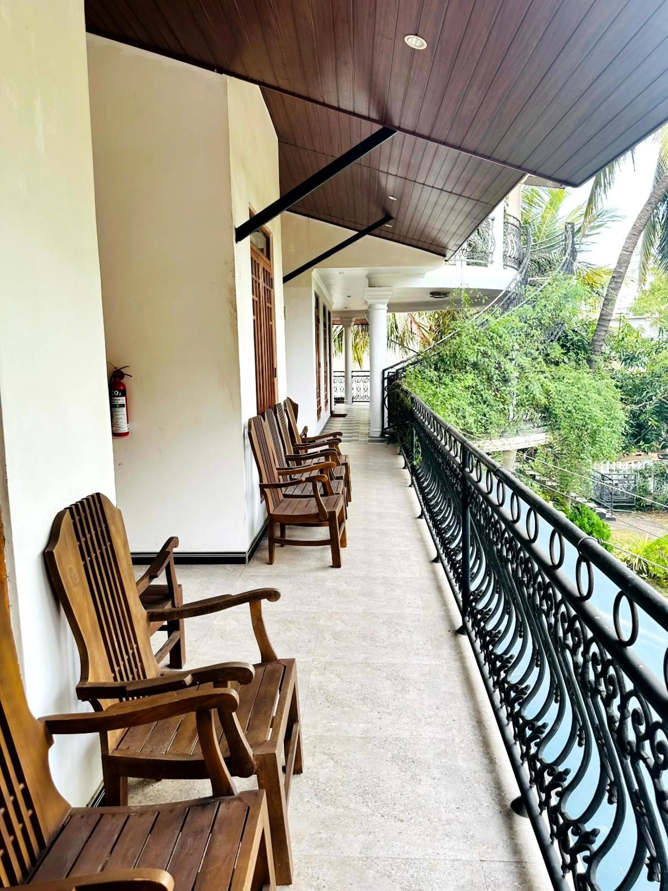 L S Lanka Hotel Dambulla