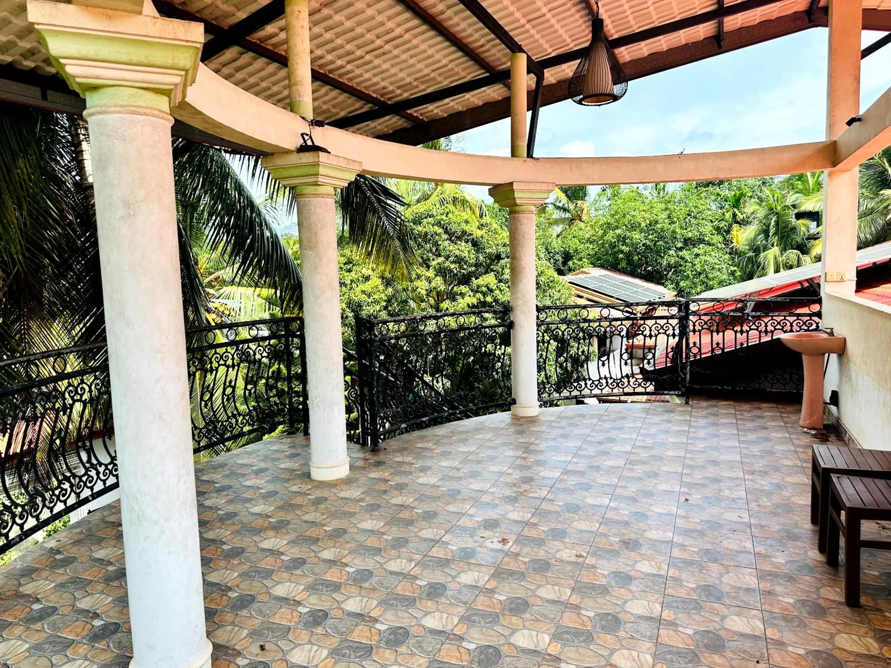 L S Lanka Hotel Dambulla