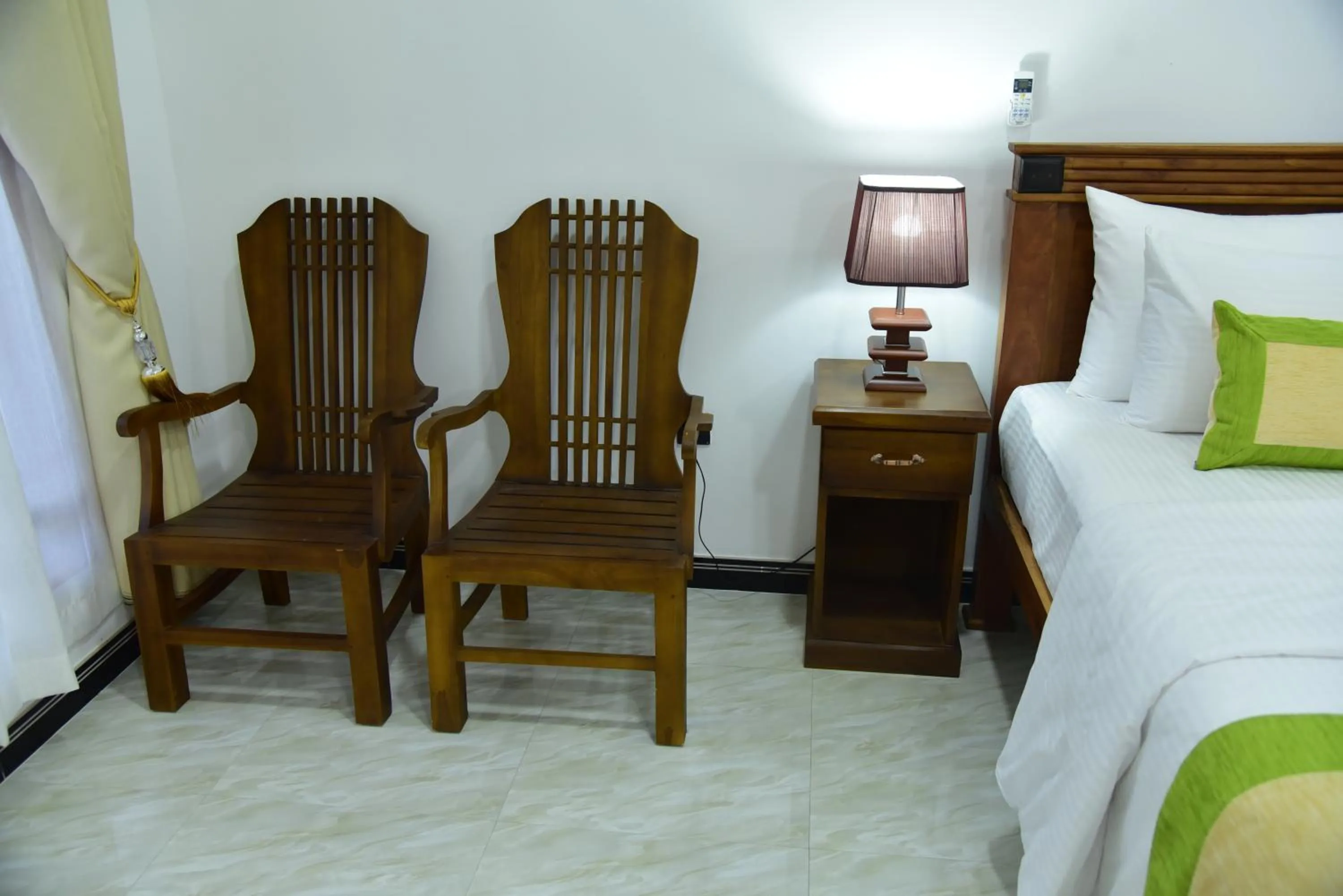 Living room, Bed in L S Lanka Hotel Dambulla