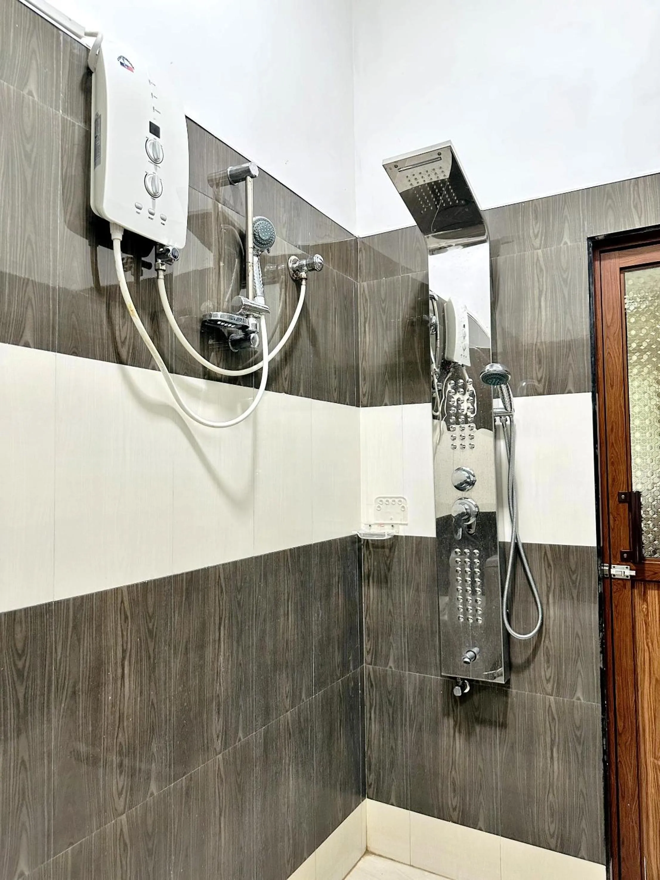 L S Lanka Hotel Dambulla